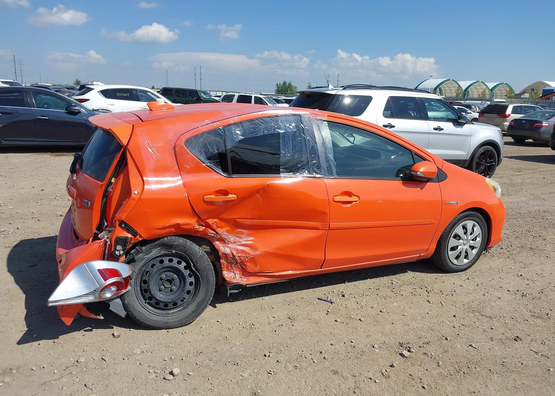 2013 TOYOTA Prius c
