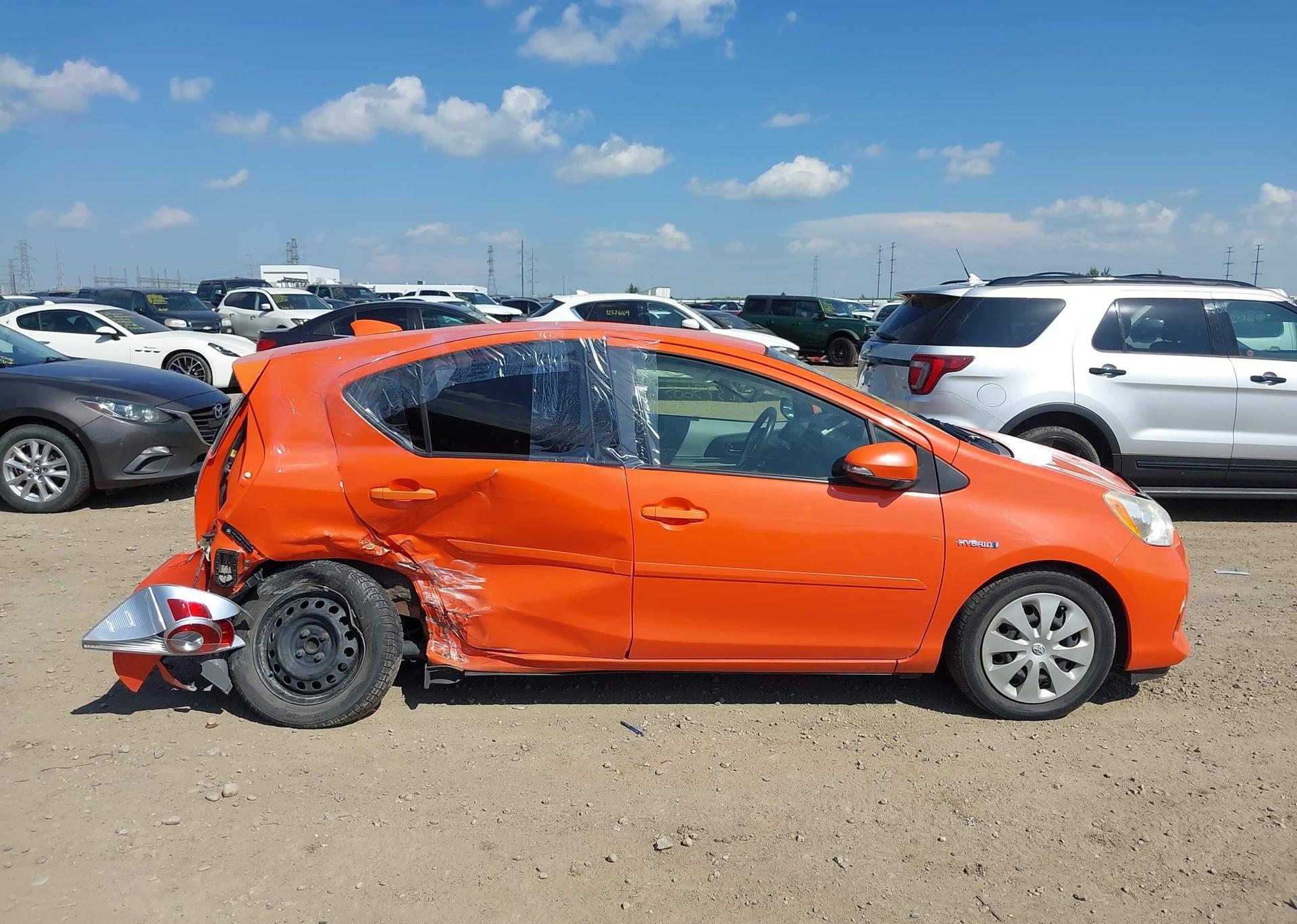 2013 TOYOTA Prius c