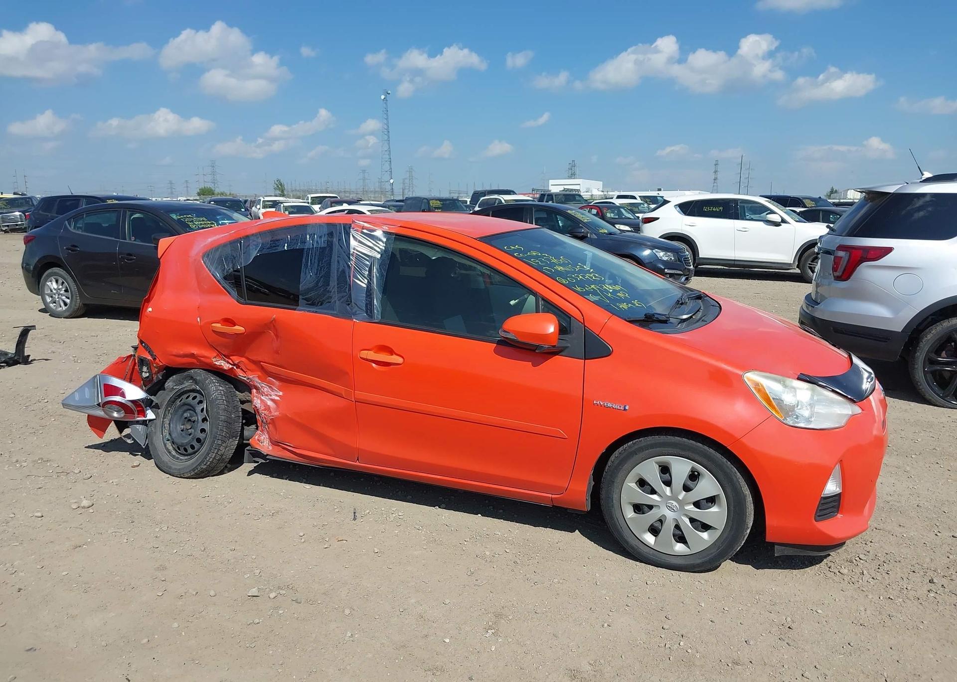 2013 TOYOTA Prius c