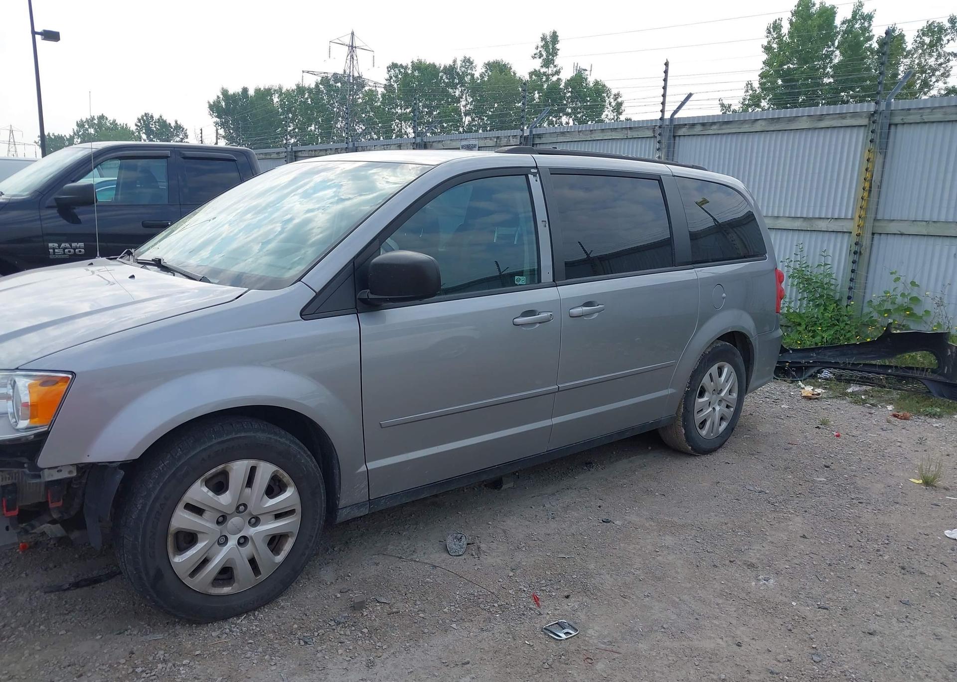 2016 DODGE GRAND CARAVAN SE