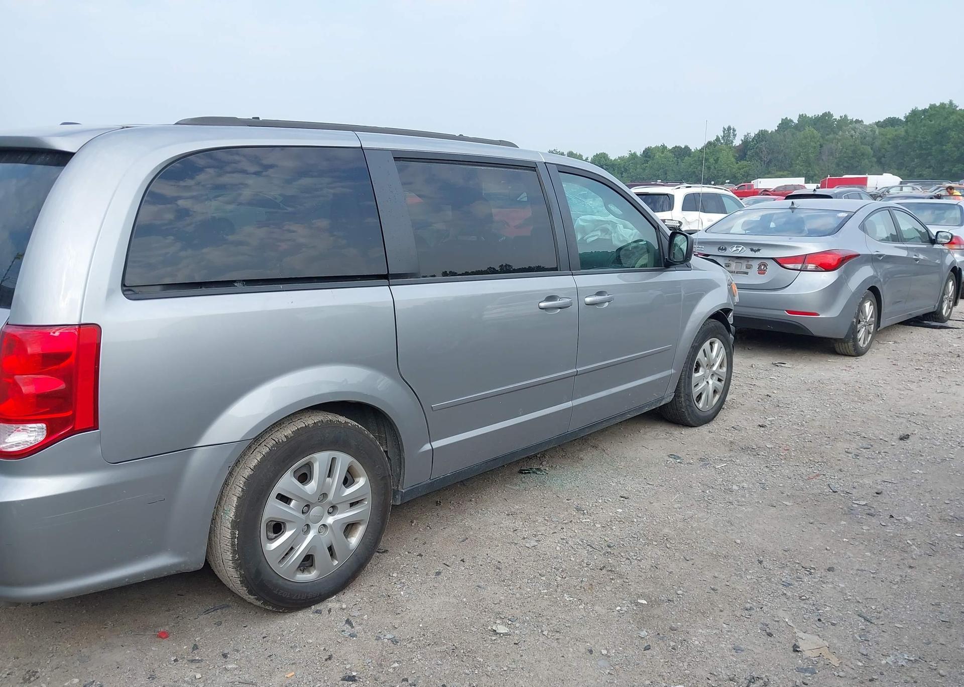 2016 DODGE GRAND CARAVAN SE