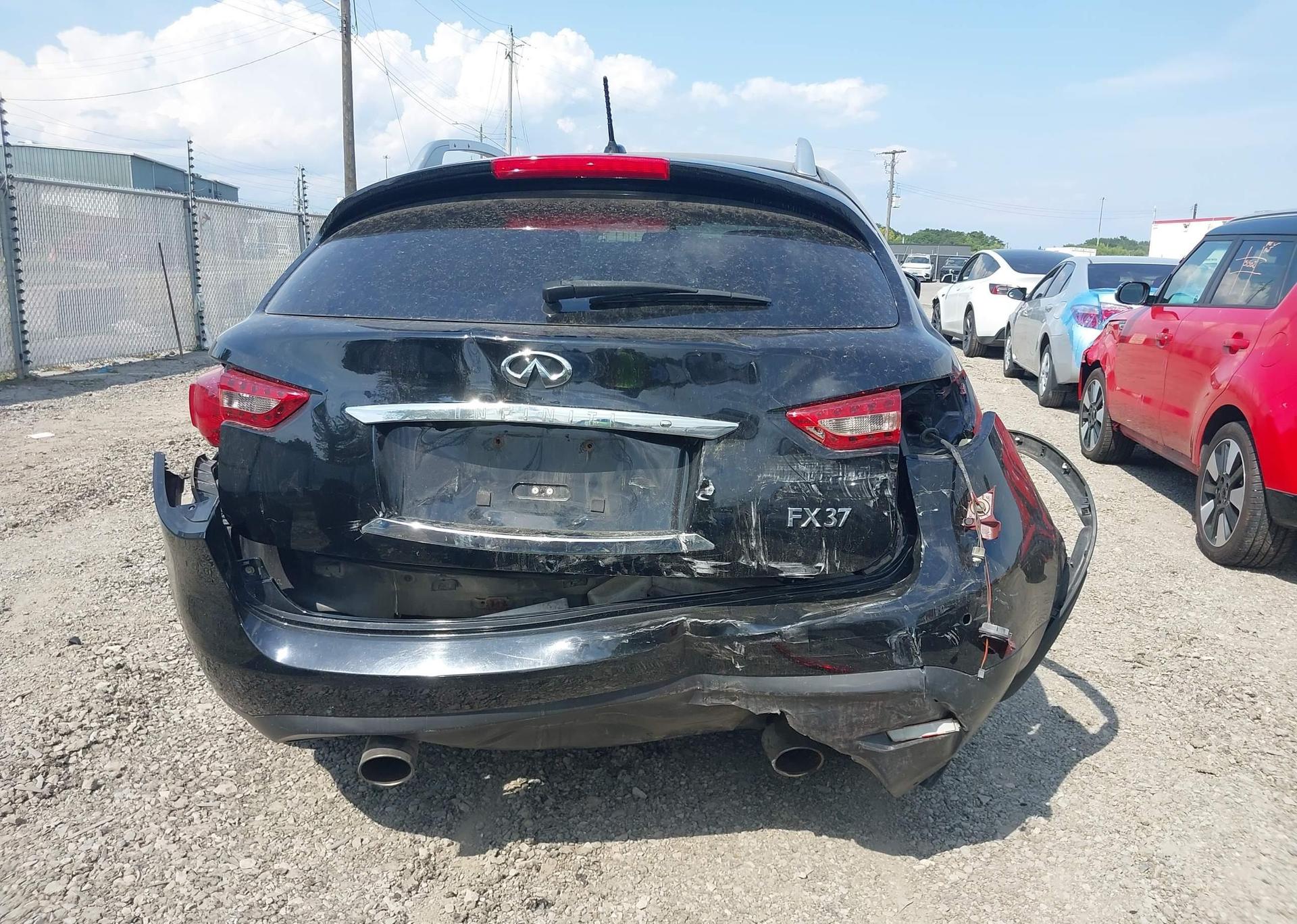 2013 INFINITI FX37