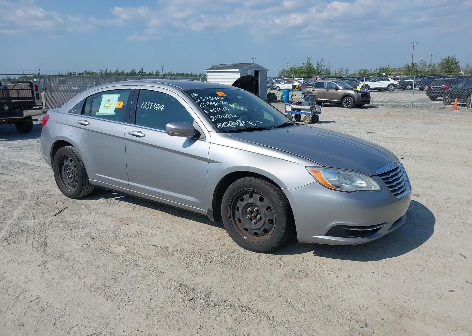 2013 CHRYSLER 200 LX