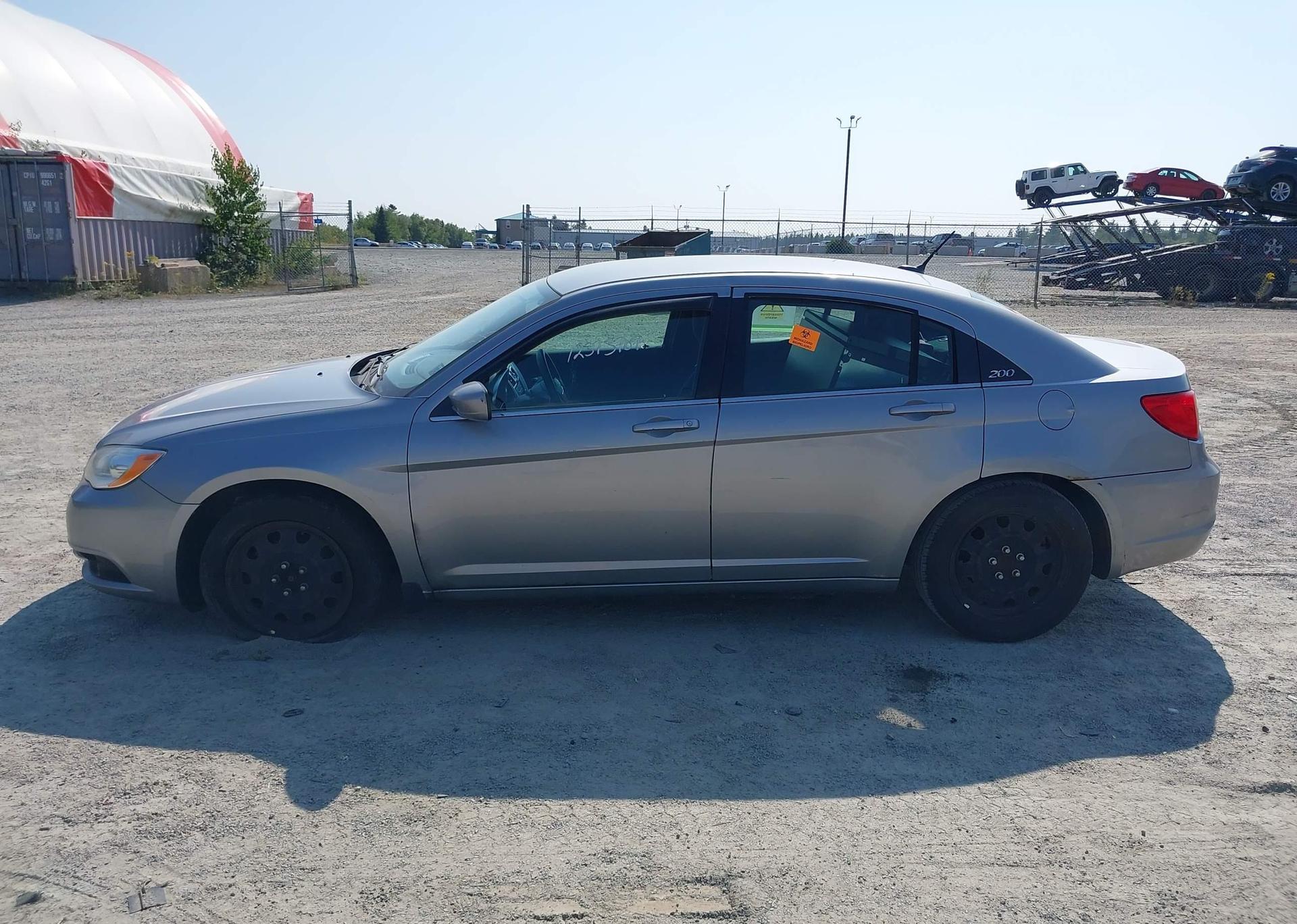 2013 CHRYSLER 200 LX