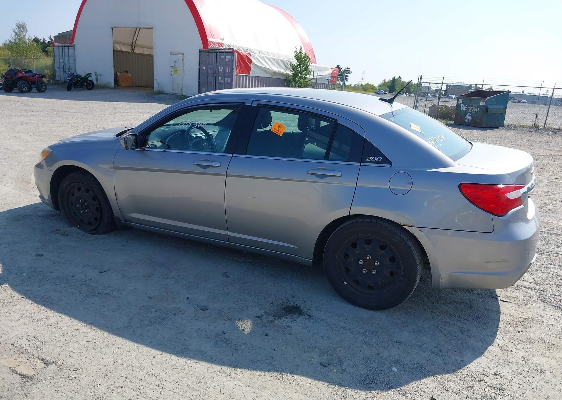 2013 CHRYSLER 200 LX