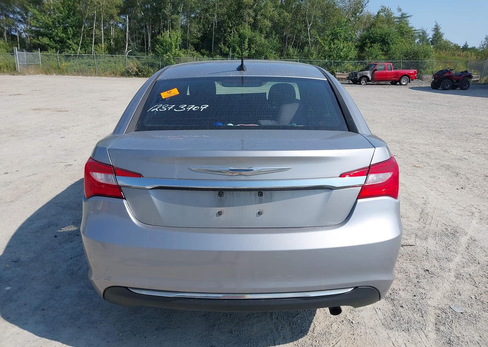 2013 CHRYSLER 200 LX
