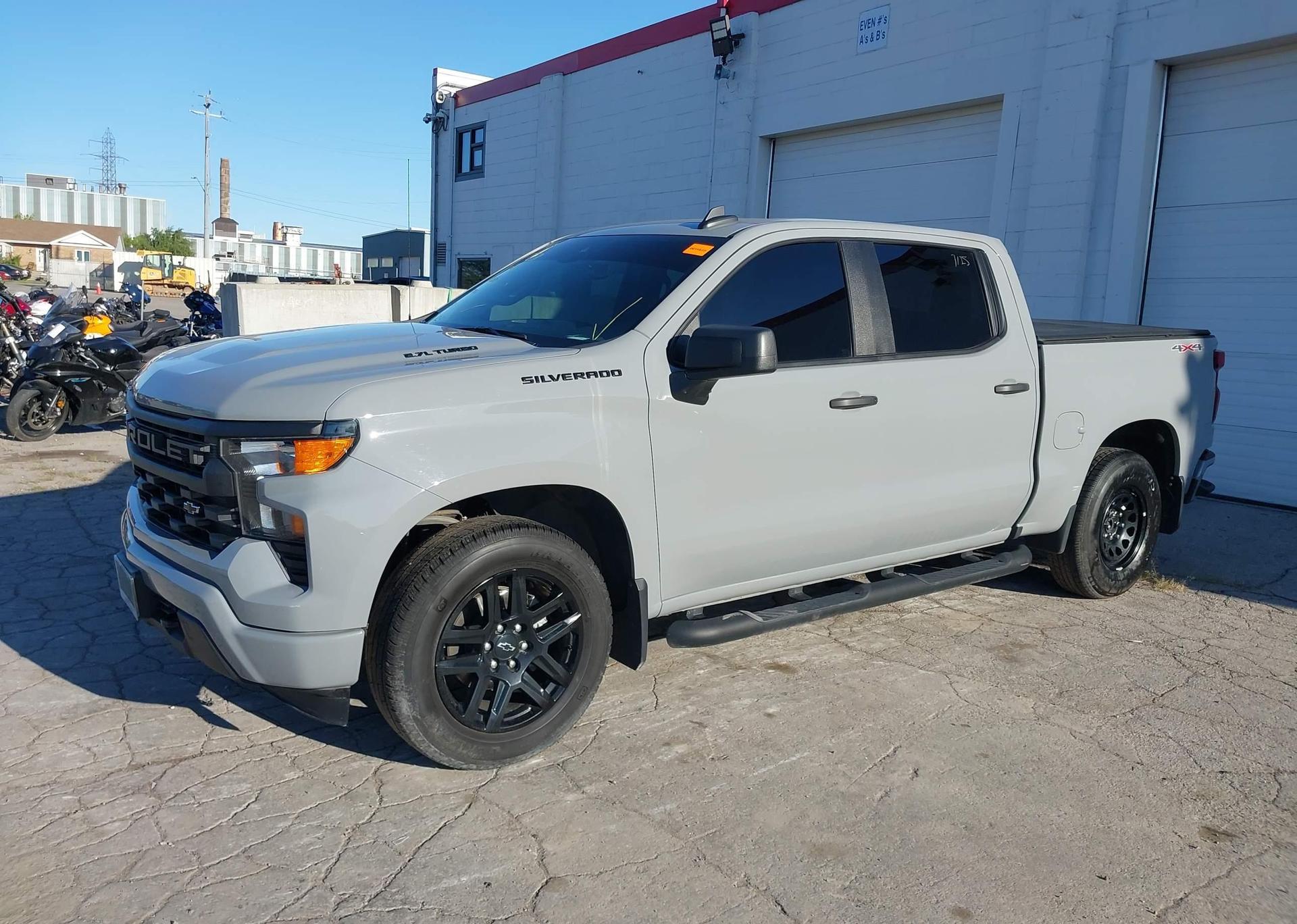 2024 CHEVROLET Silverado K1500 Custom