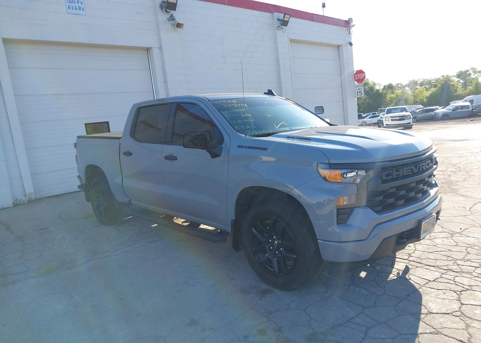 2024 CHEVROLET Silverado K1500 Custom