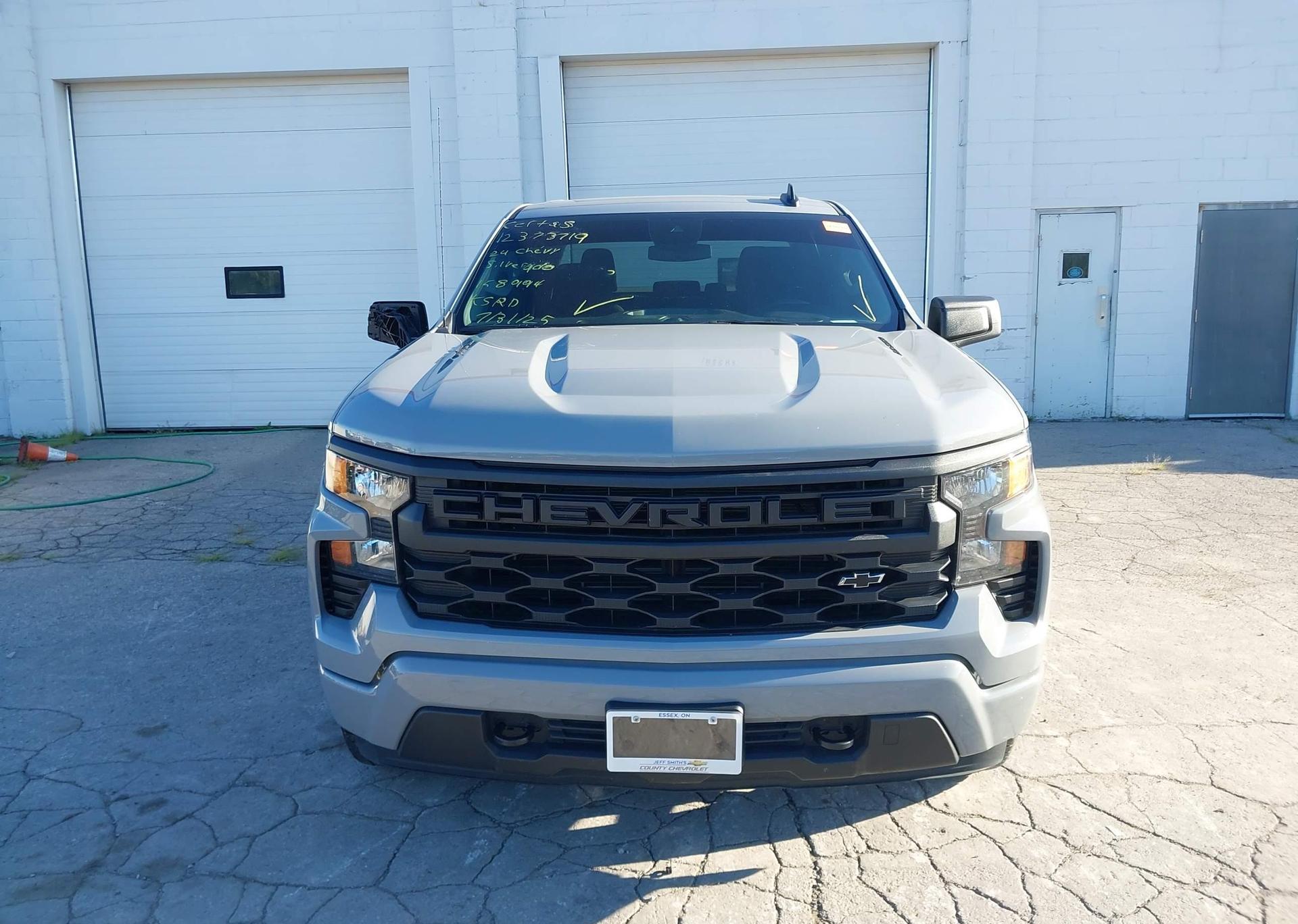 2024 CHEVROLET Silverado K1500 Custom