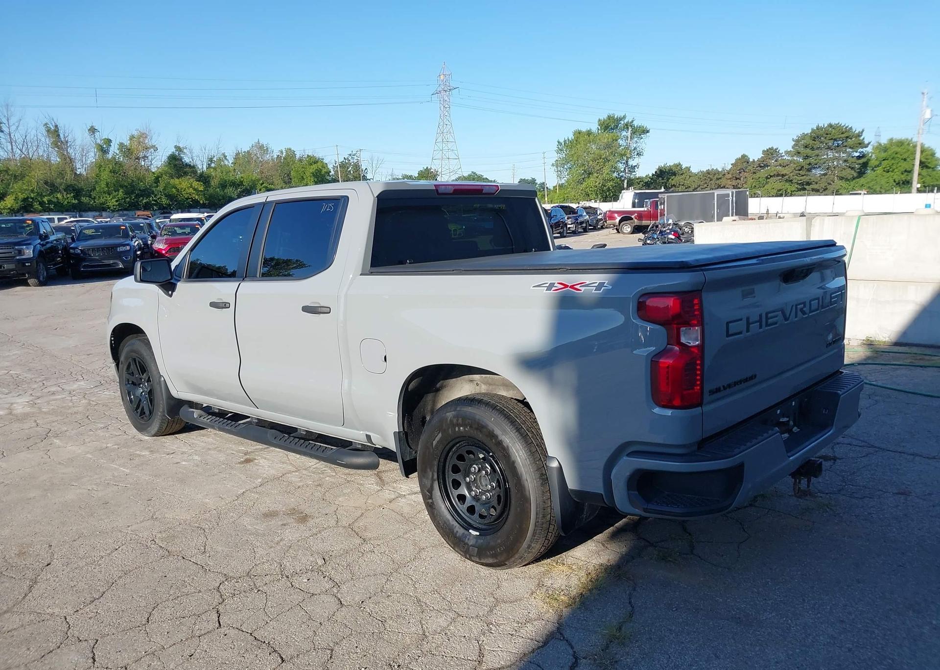 2024 CHEVROLET Silverado K1500 Custom