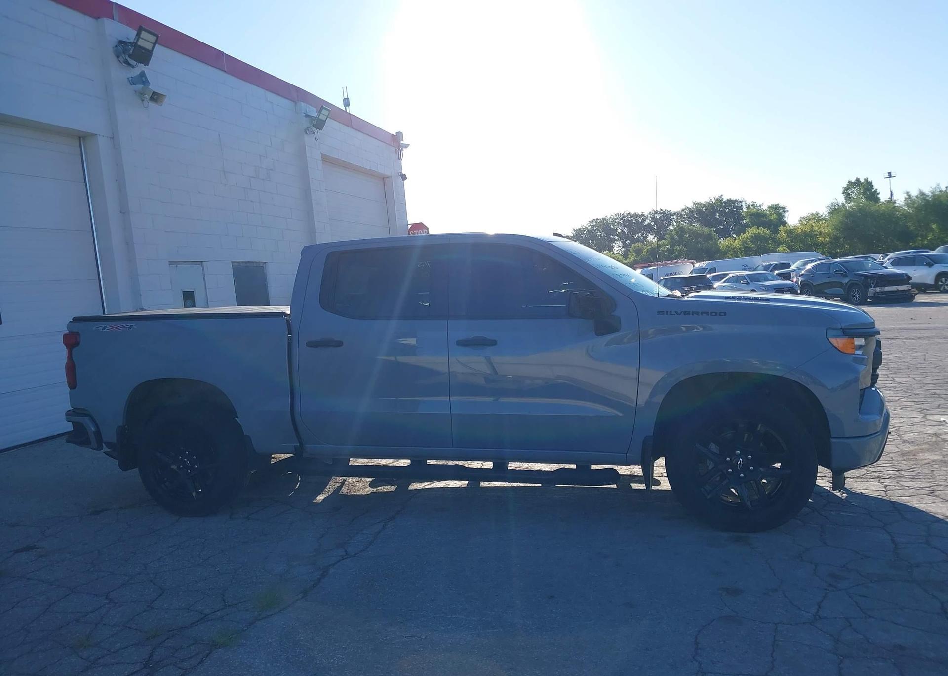 2024 CHEVROLET Silverado K1500 Custom