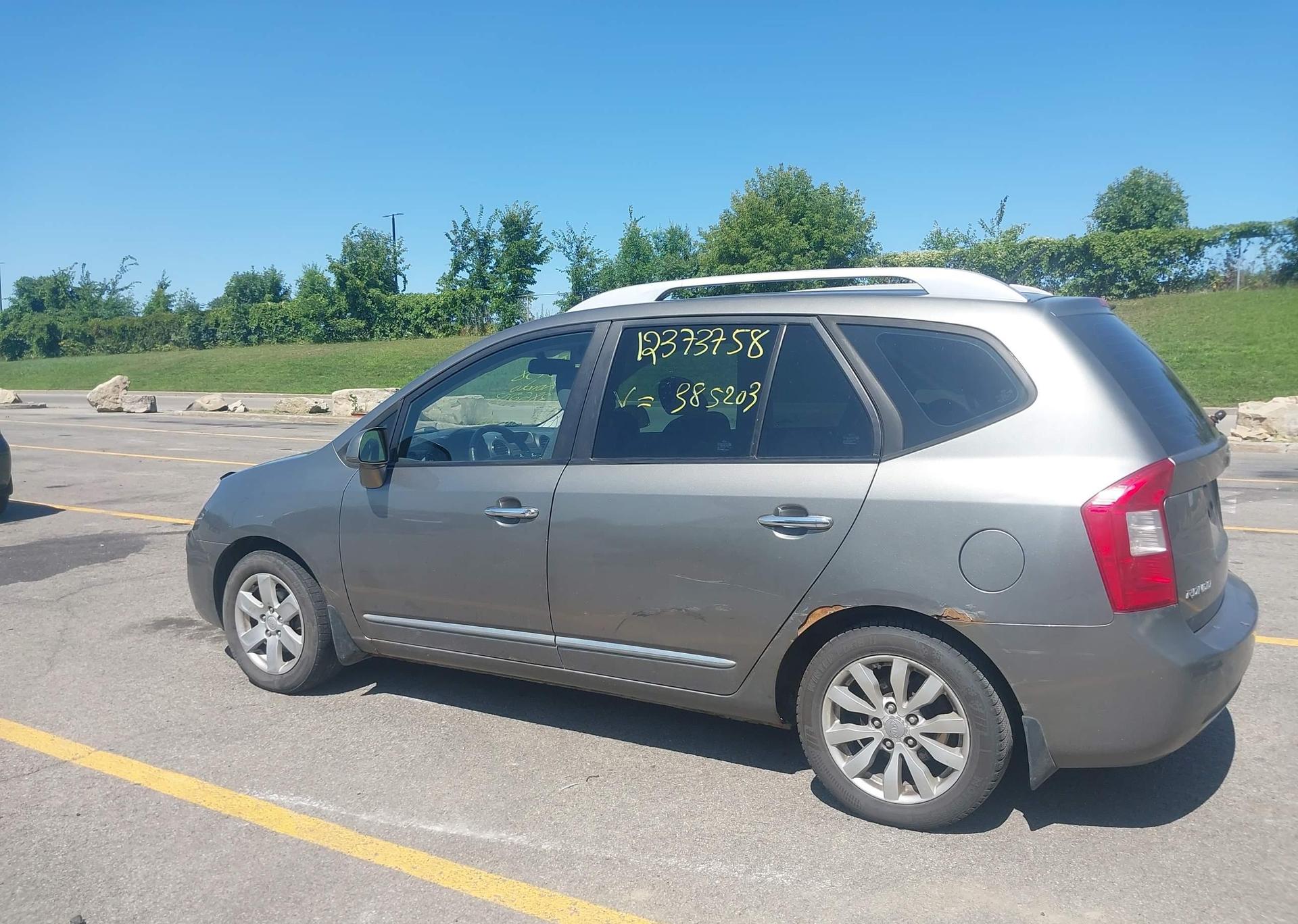2012 KIA RONDO