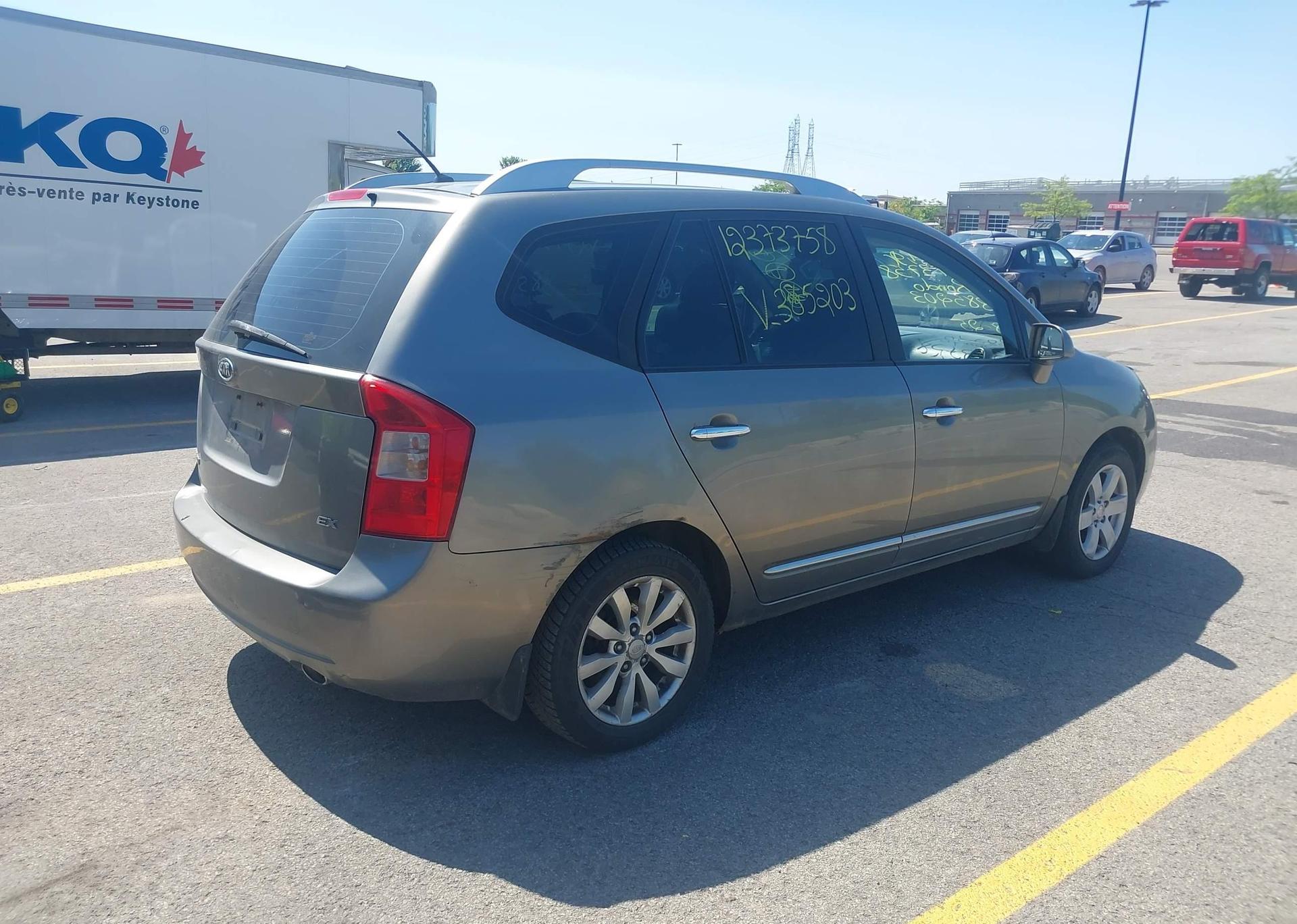 2012 KIA RONDO