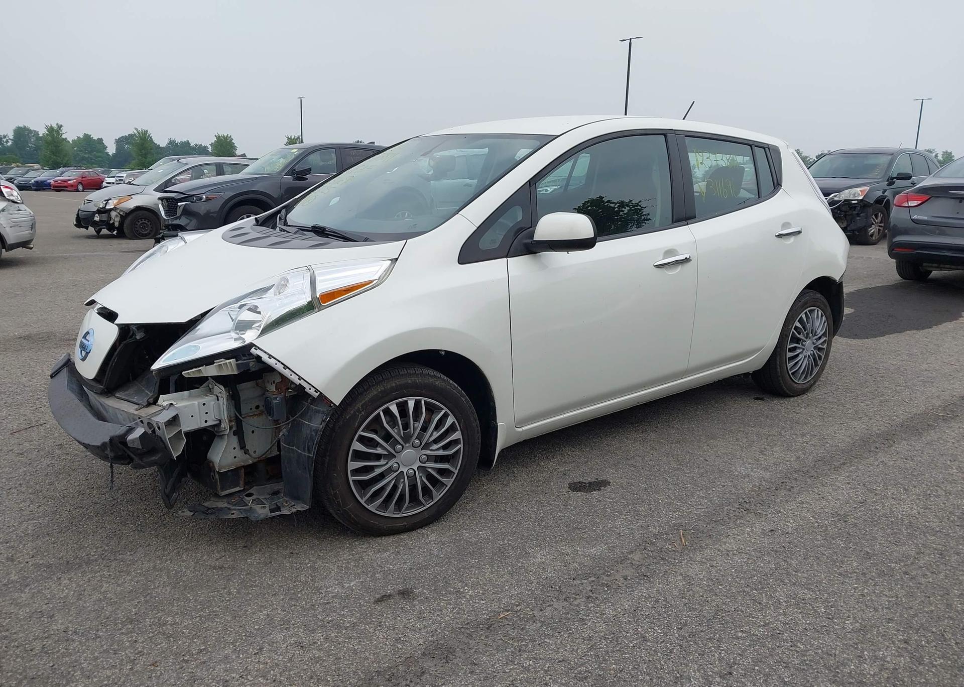 2016 NISSAN LEAF
