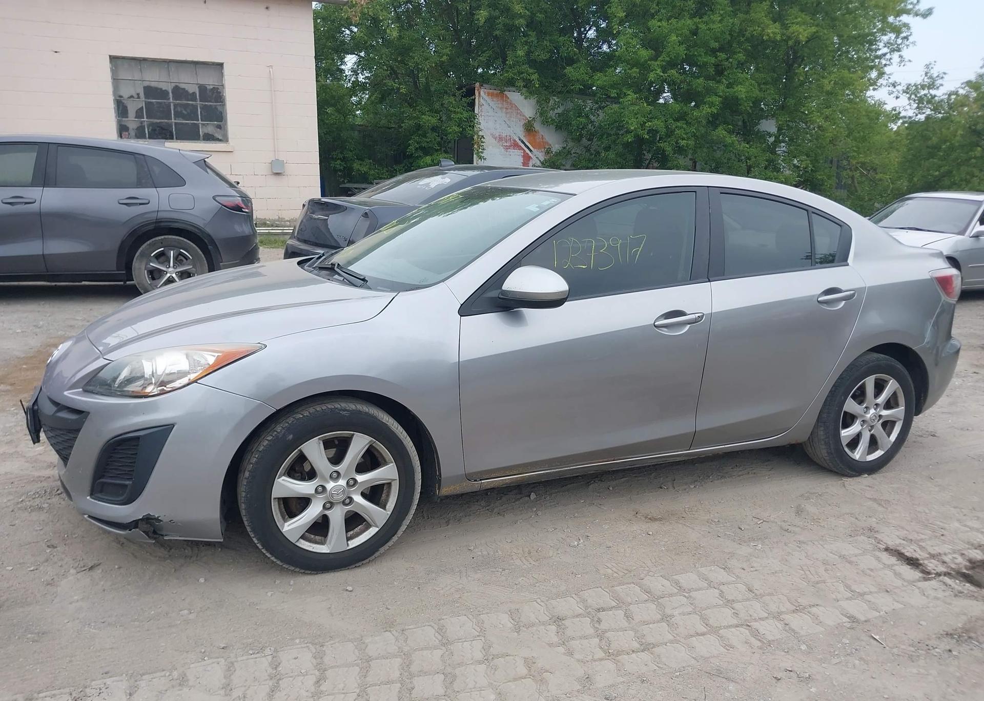2011 MAZDA 3 I