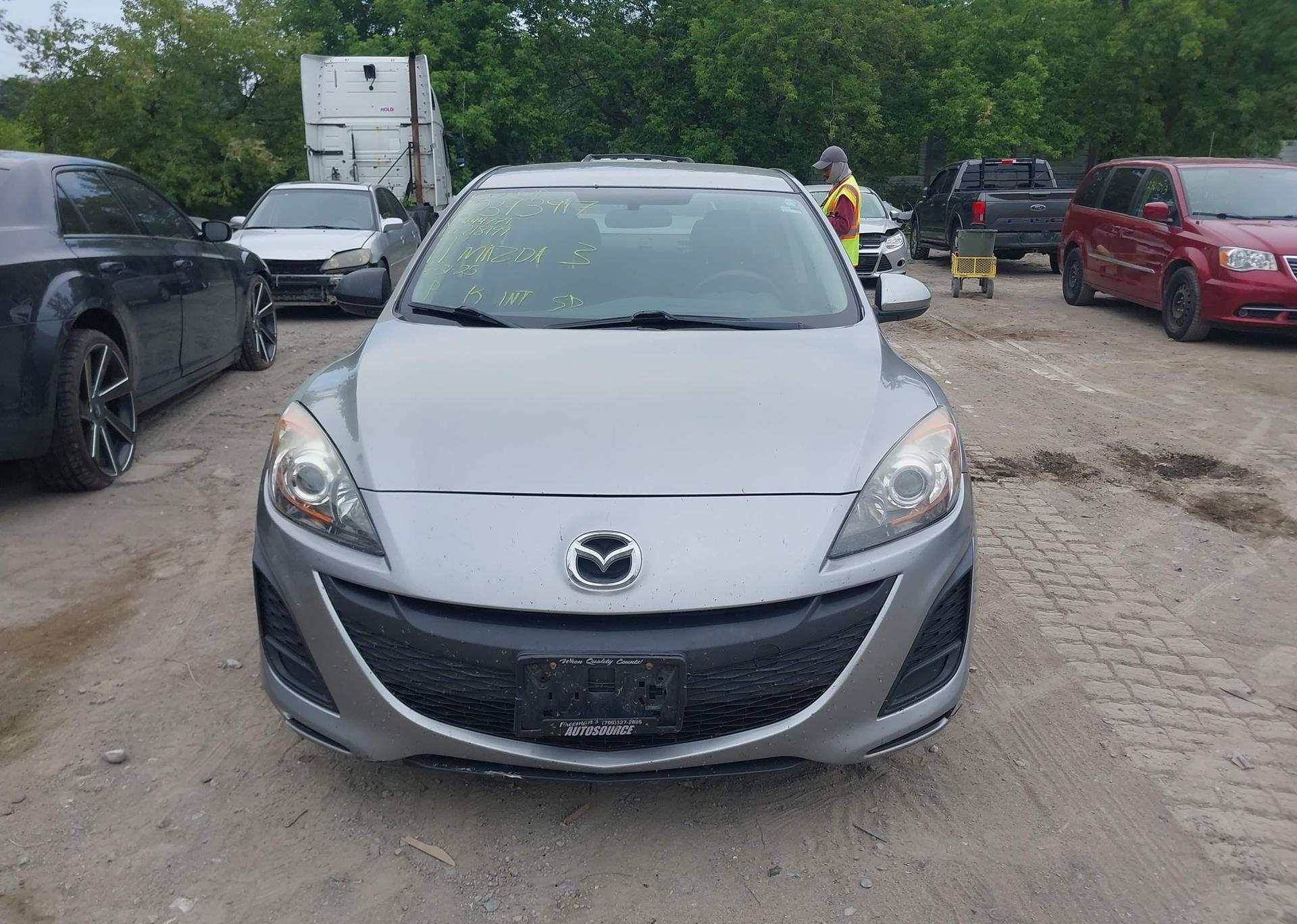 2011 MAZDA 3 I
