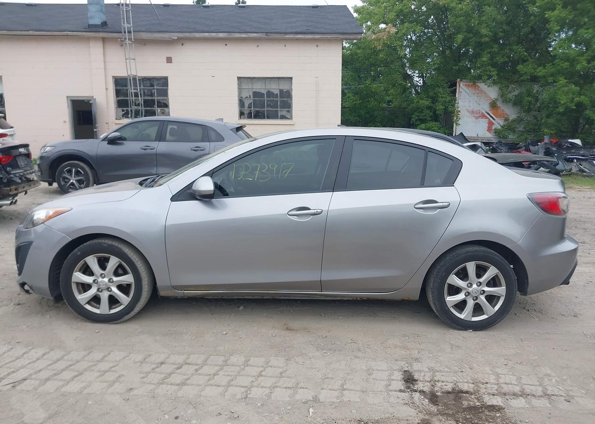 2011 MAZDA 3 I