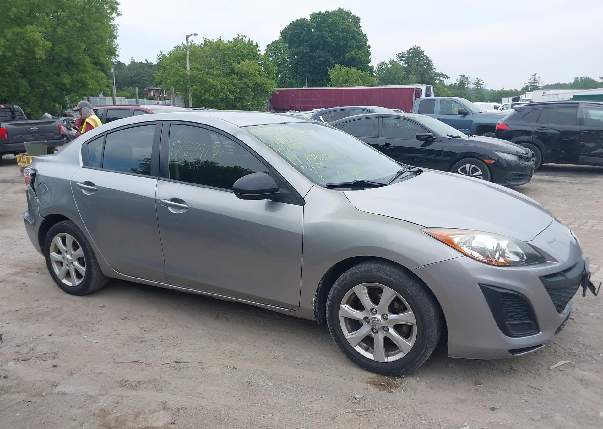 2011 MAZDA 3 I