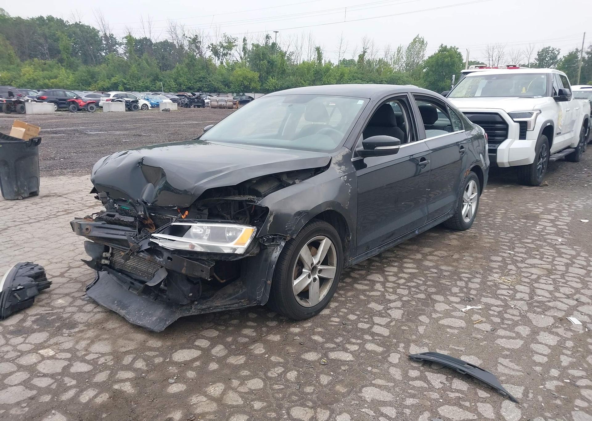 2011 VOLKSWAGEN JETTA SE