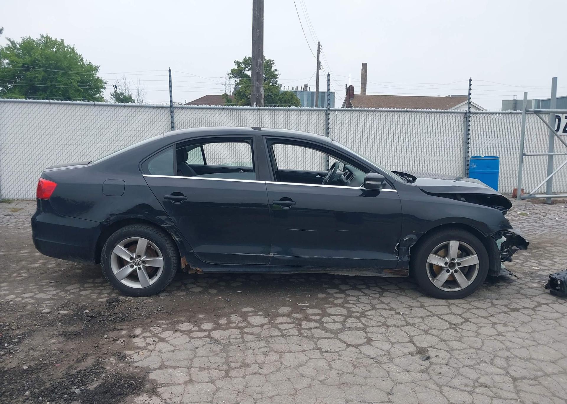 2011 VOLKSWAGEN JETTA SE