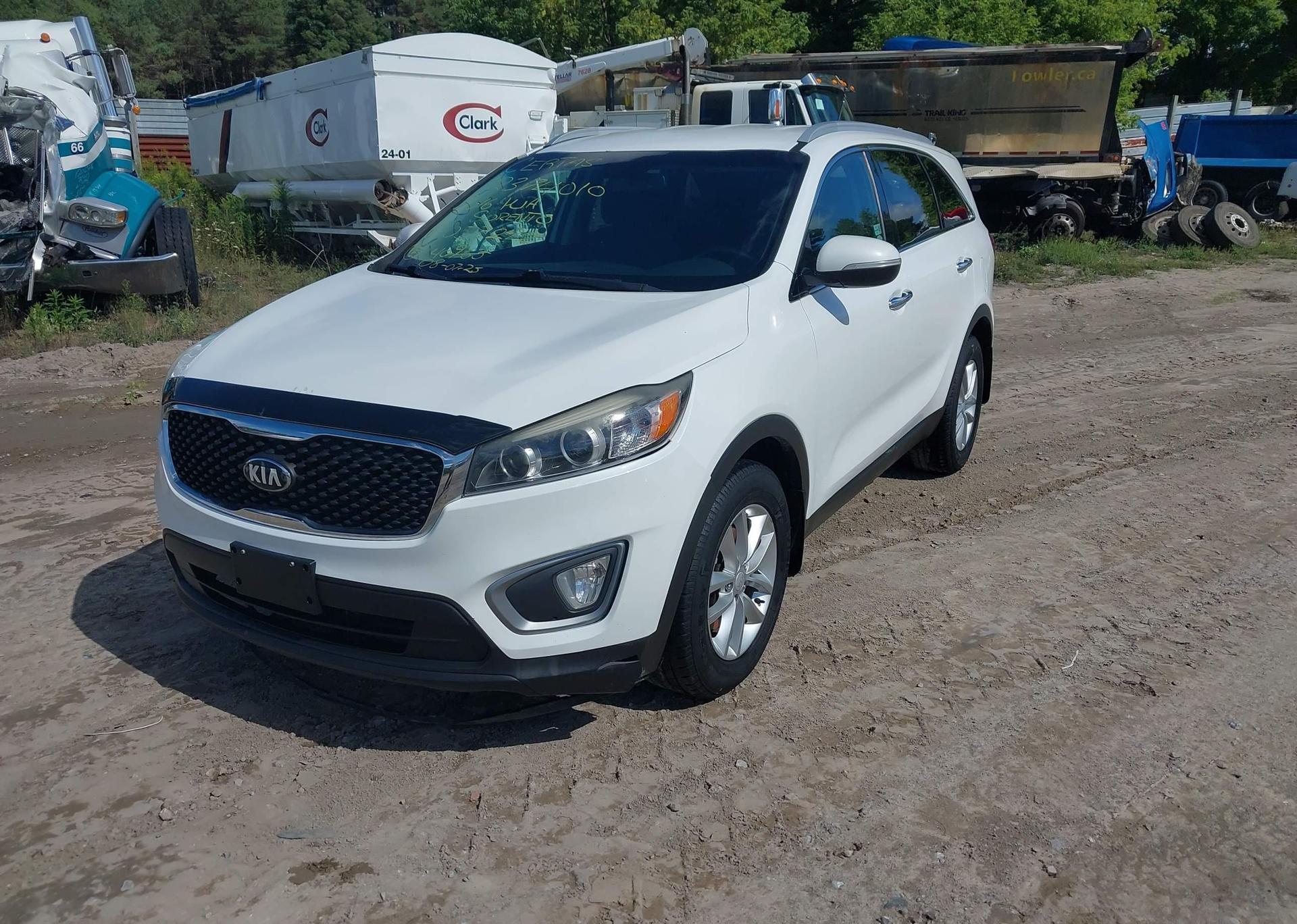 2016 KIA SORENTO LX