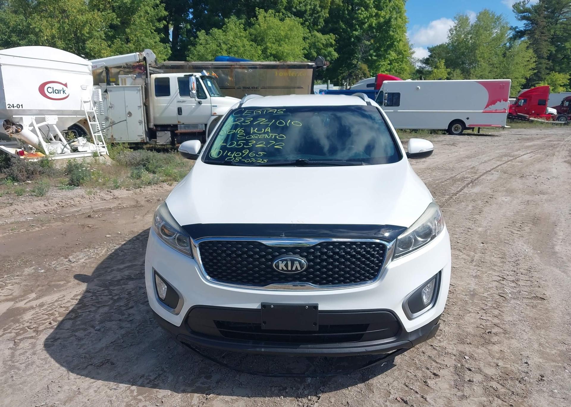 2016 KIA SORENTO LX