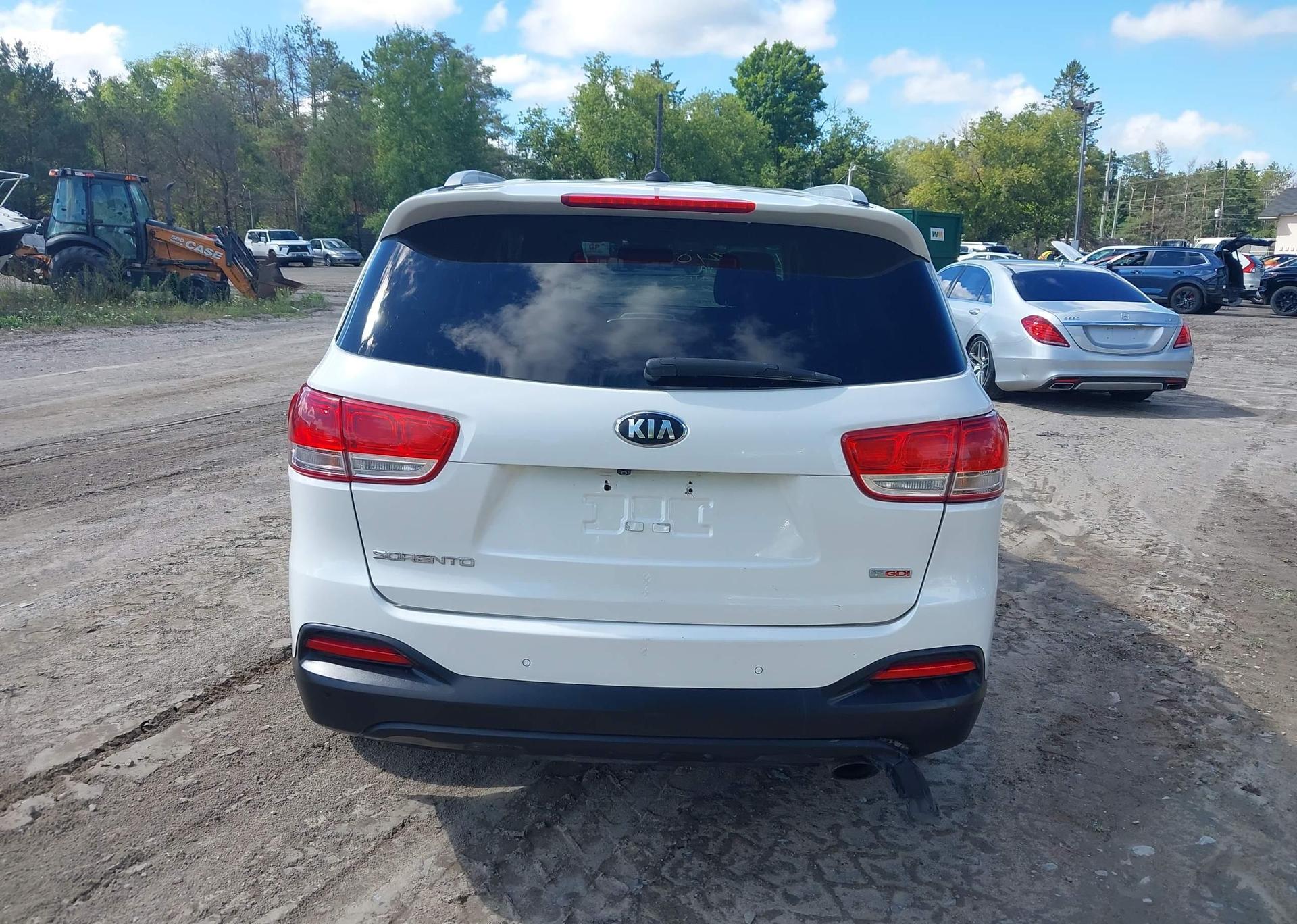 2016 KIA SORENTO LX