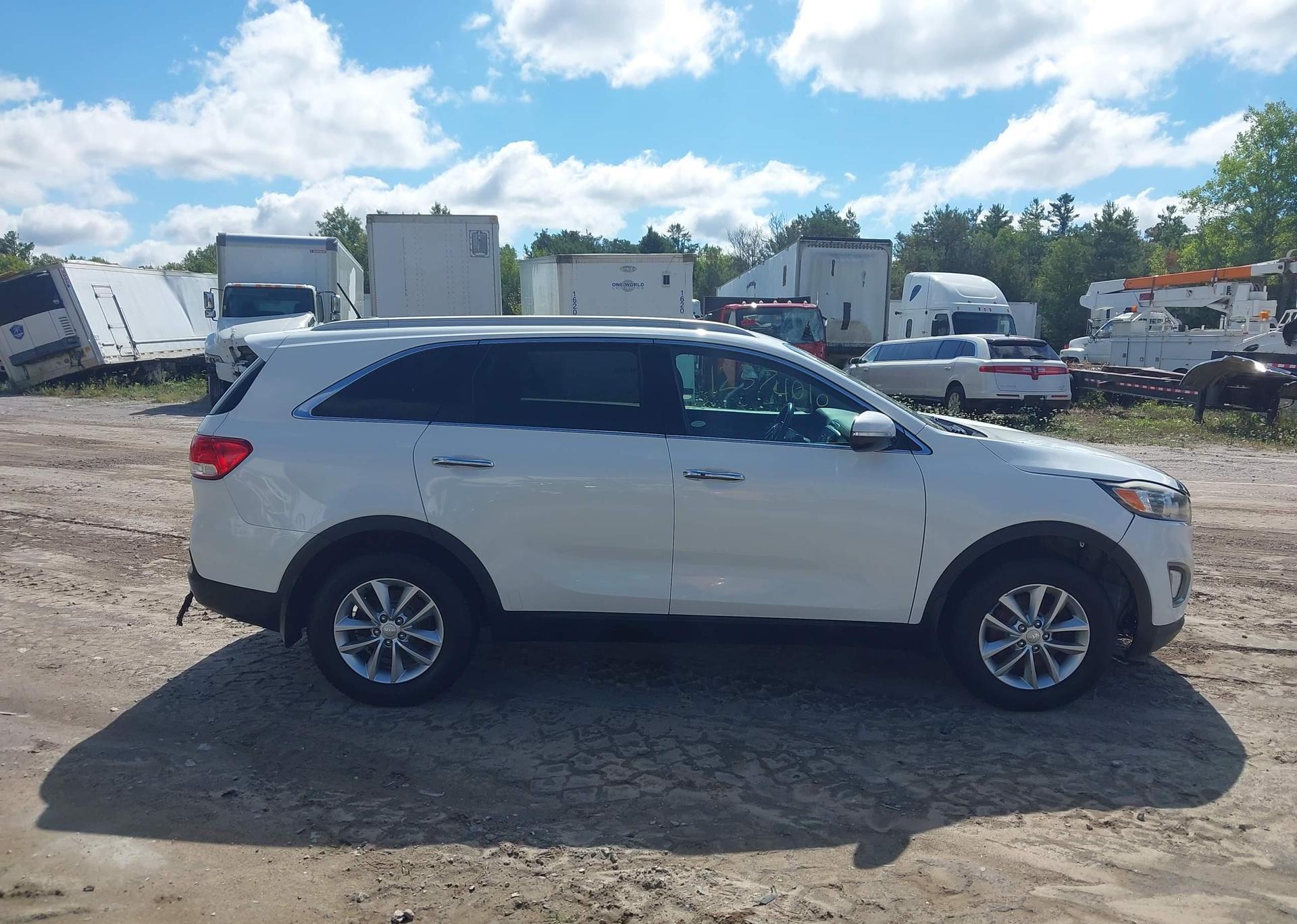 2016 KIA SORENTO LX