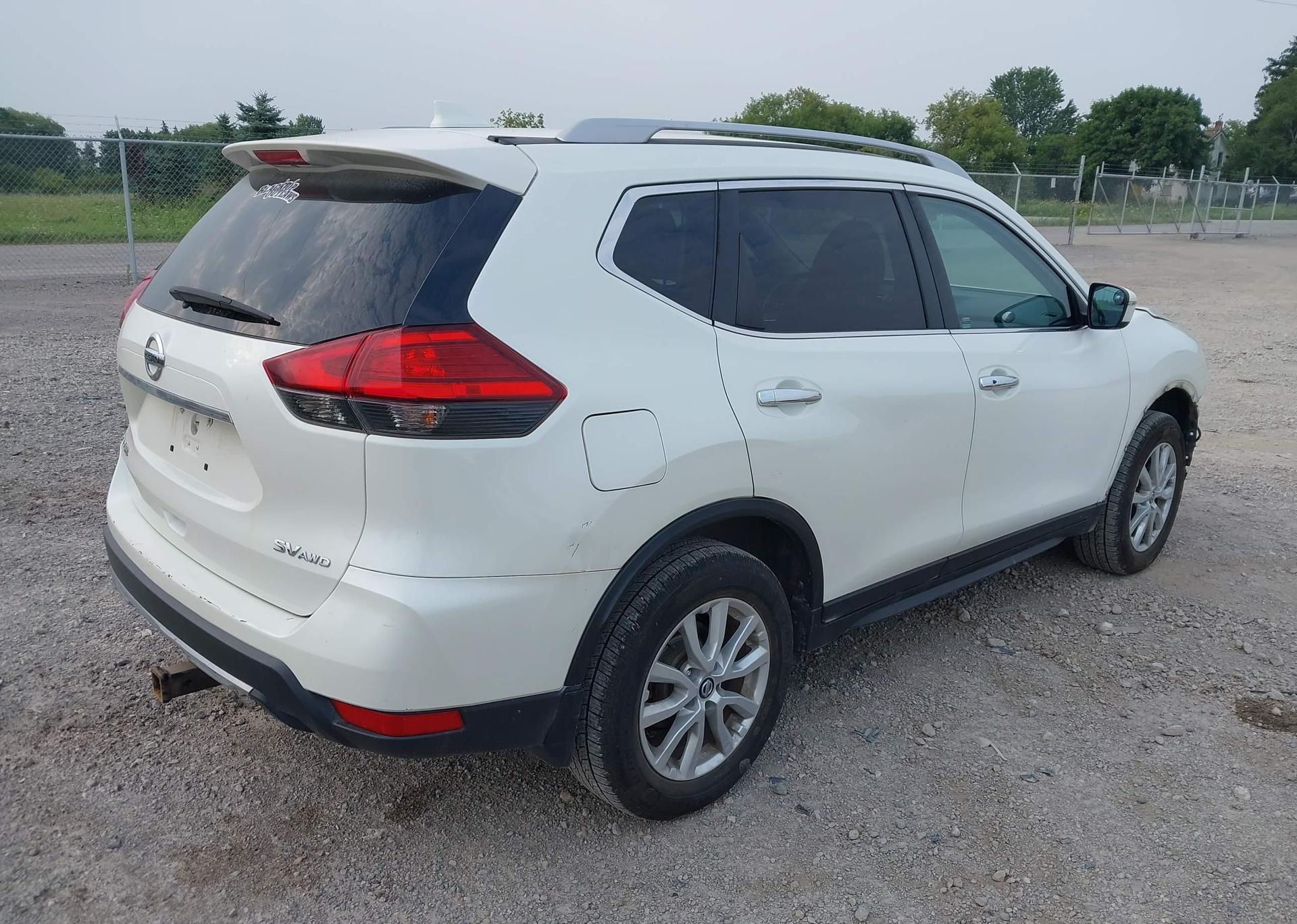 2017 NISSAN ROGUE SV