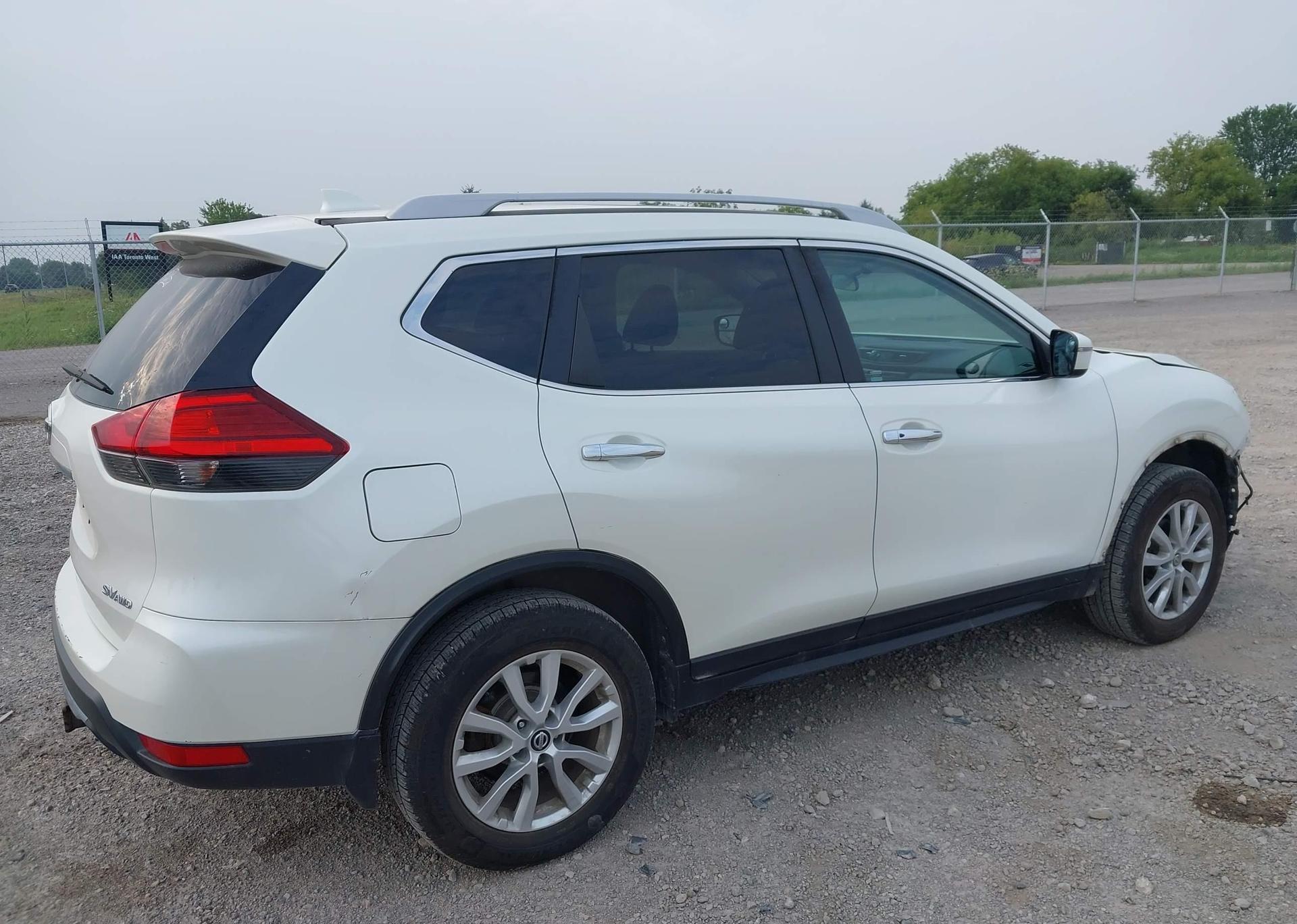 2017 NISSAN ROGUE SV