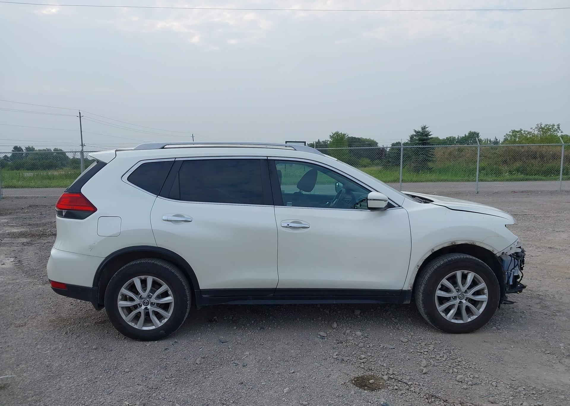 2017 NISSAN ROGUE SV