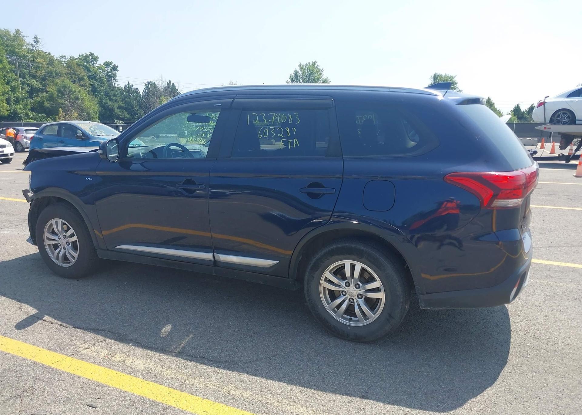 2018 MITSUBISHI OUTLANDER SE