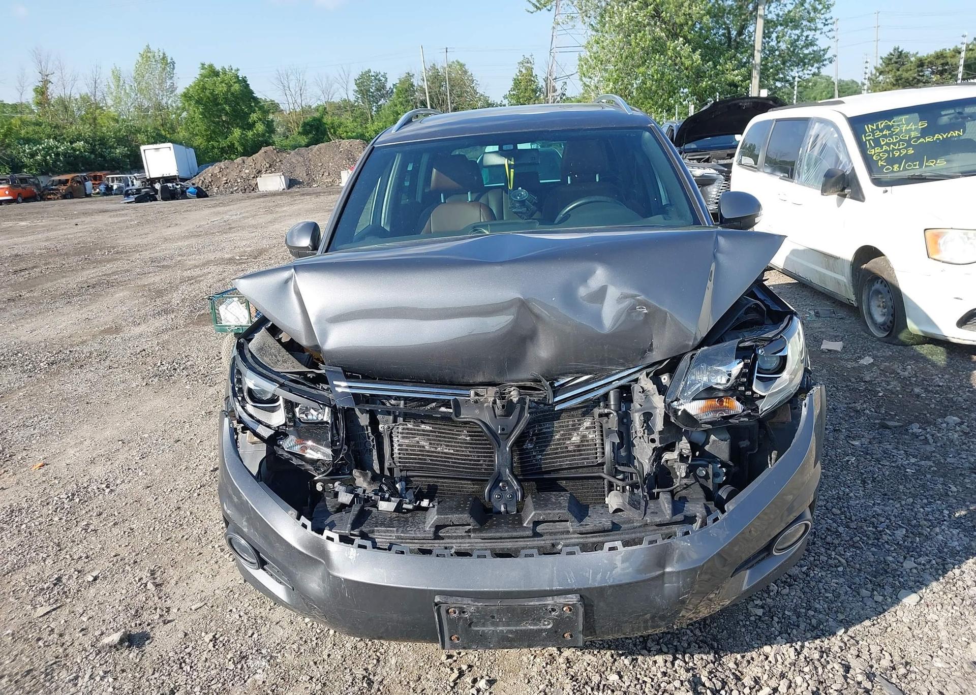 2014 VOLKSWAGEN TIGUAN S