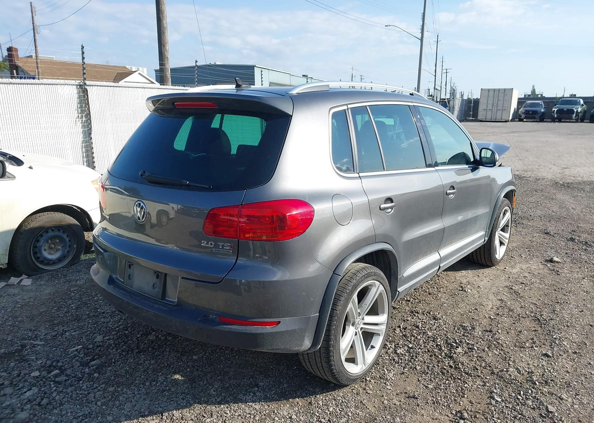 2014 VOLKSWAGEN TIGUAN S
