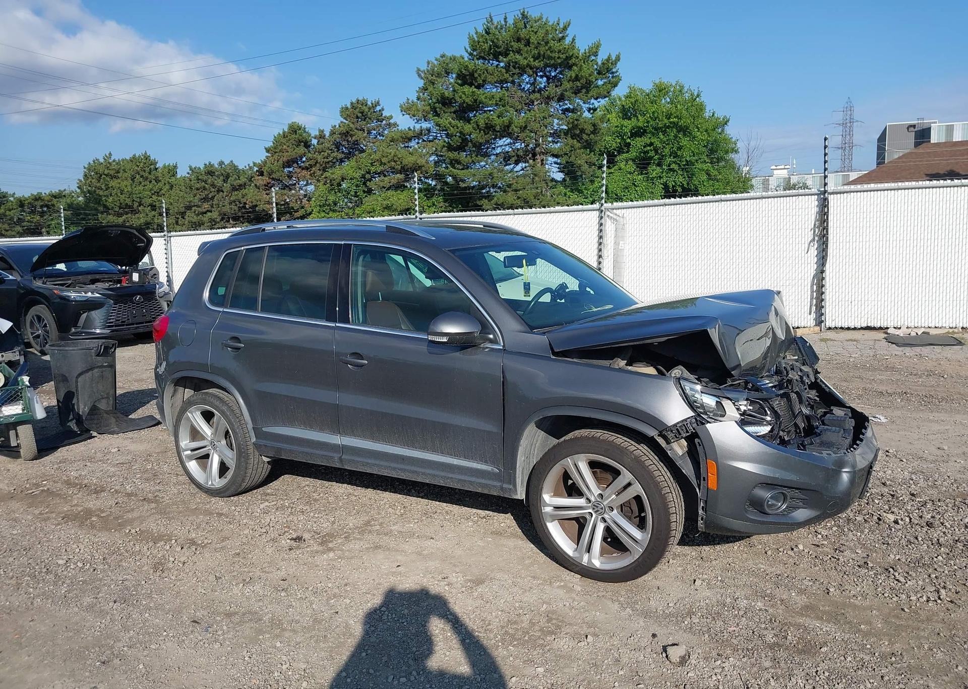 2014 VOLKSWAGEN TIGUAN S