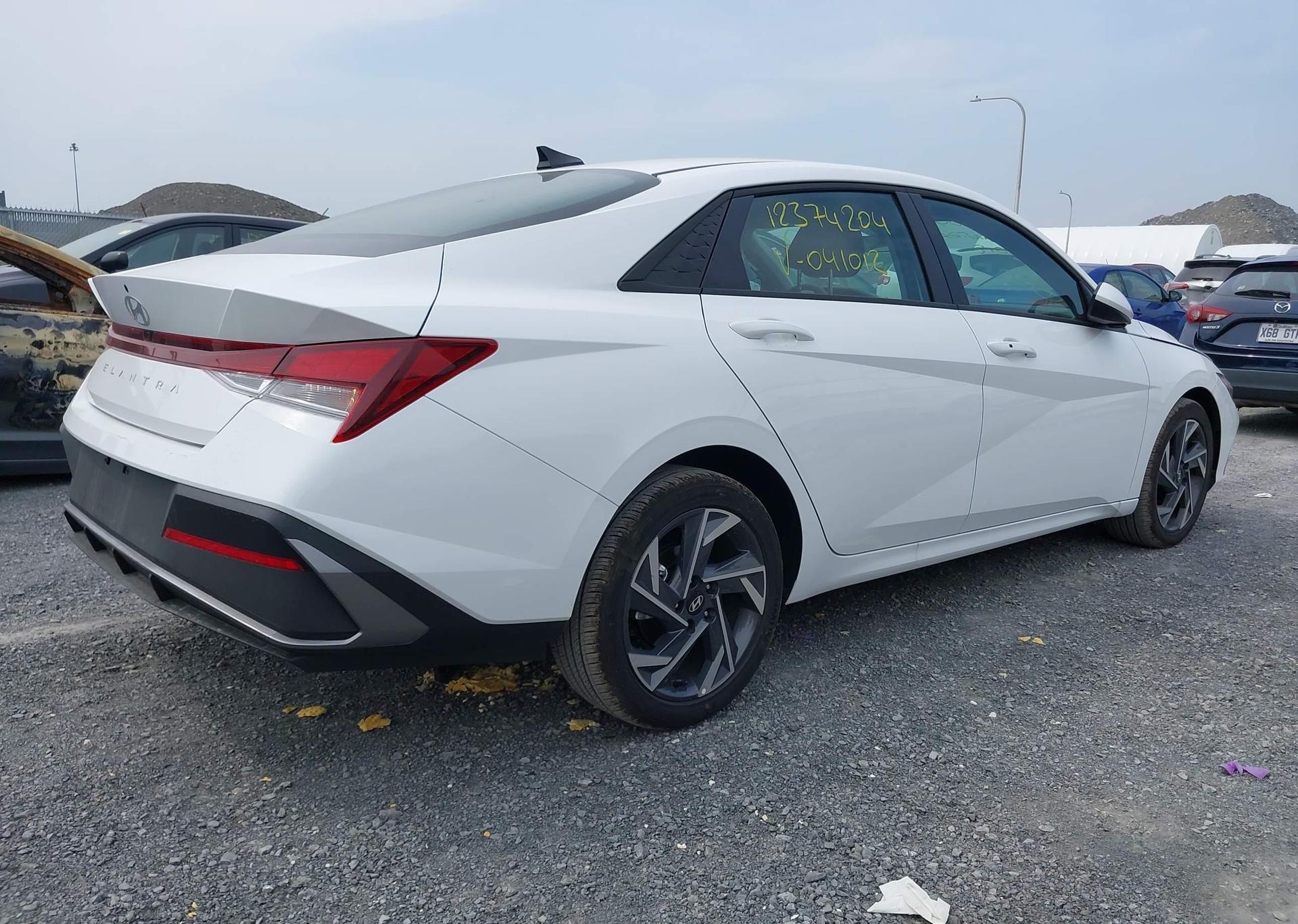 2025 HYUNDAI ELANTRA SEL SPORT