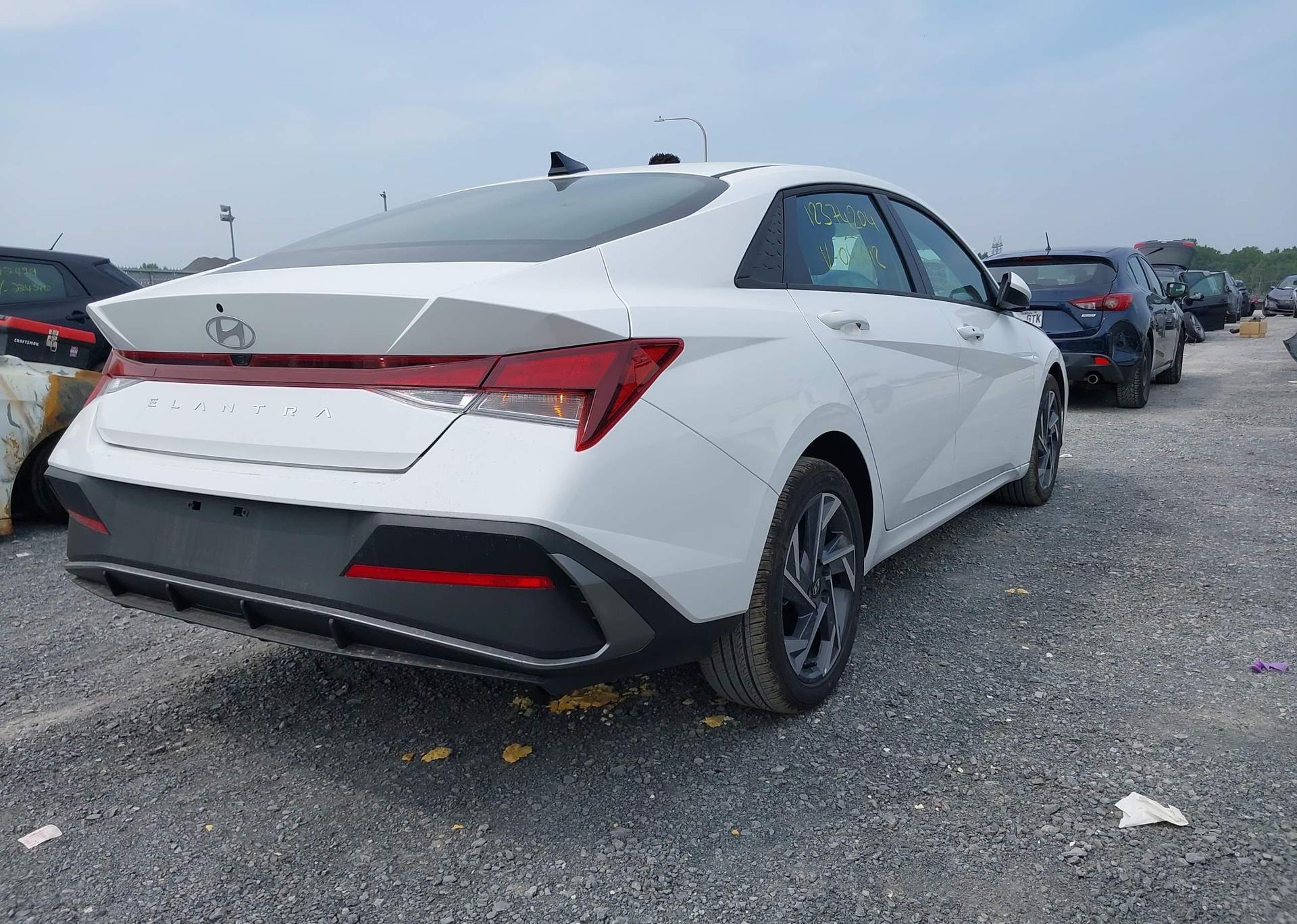 2025 HYUNDAI ELANTRA SEL SPORT