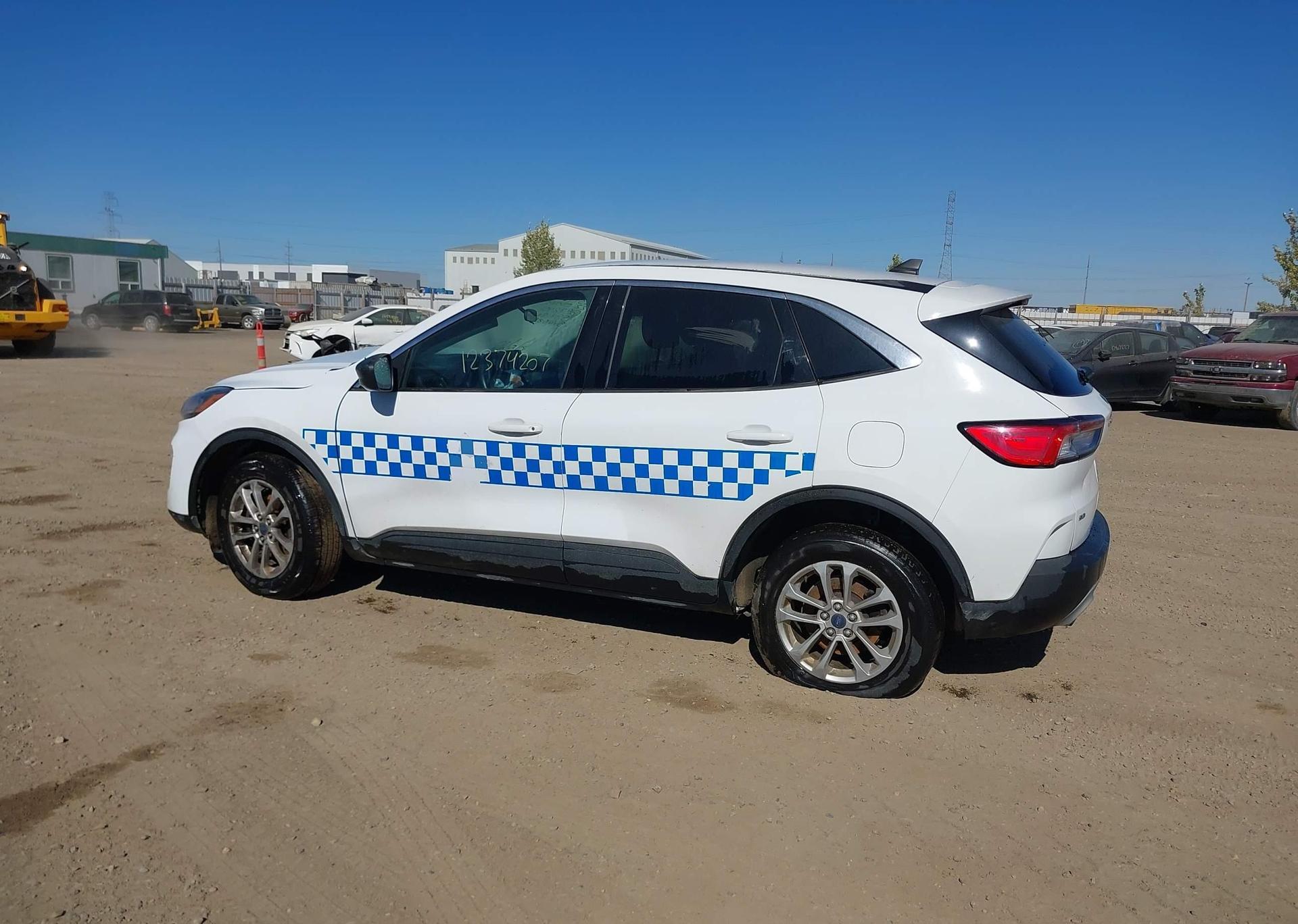 2022 FORD ESCAPE SE