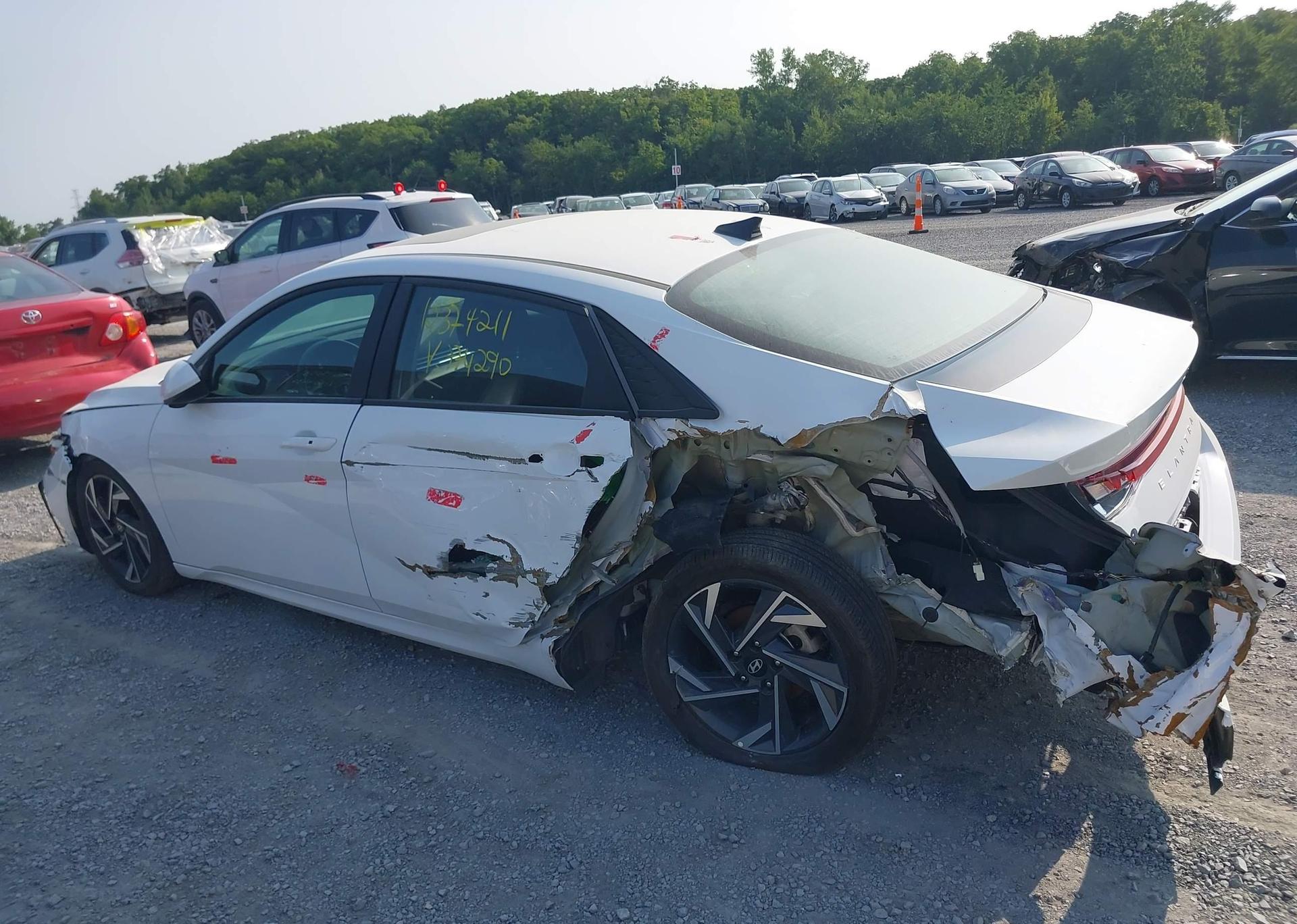 2024 HYUNDAI ELANTRA SEL