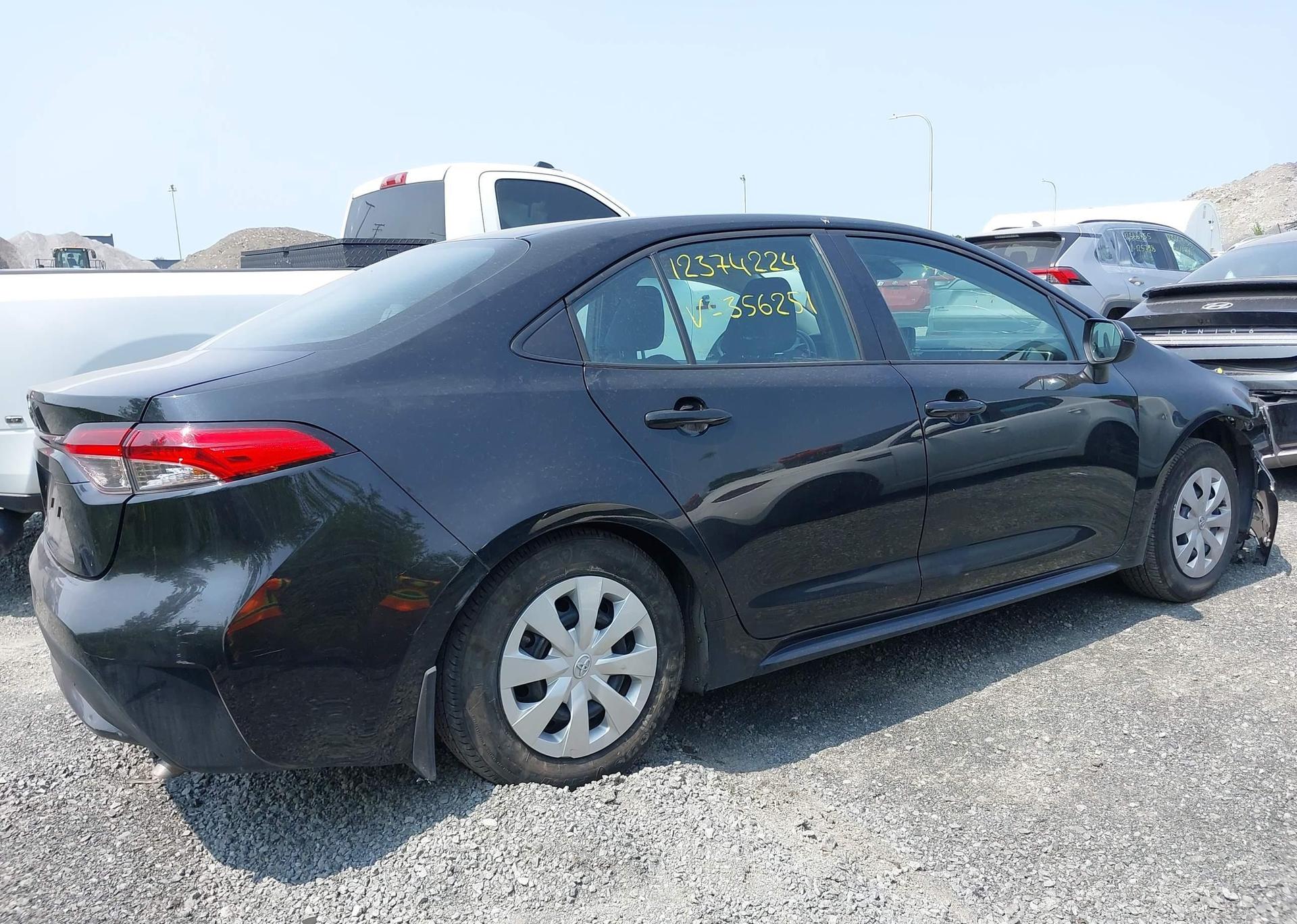 2022 TOYOTA COROLLA LE