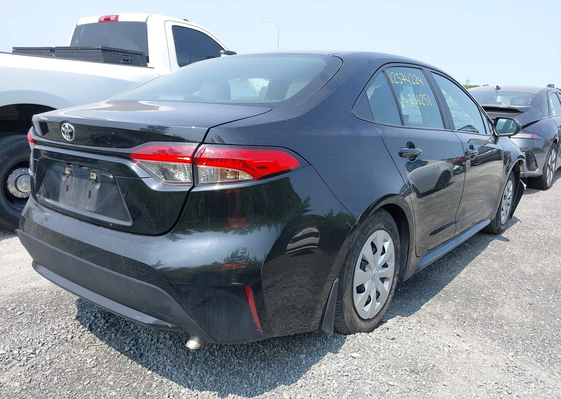 2022 TOYOTA COROLLA LE