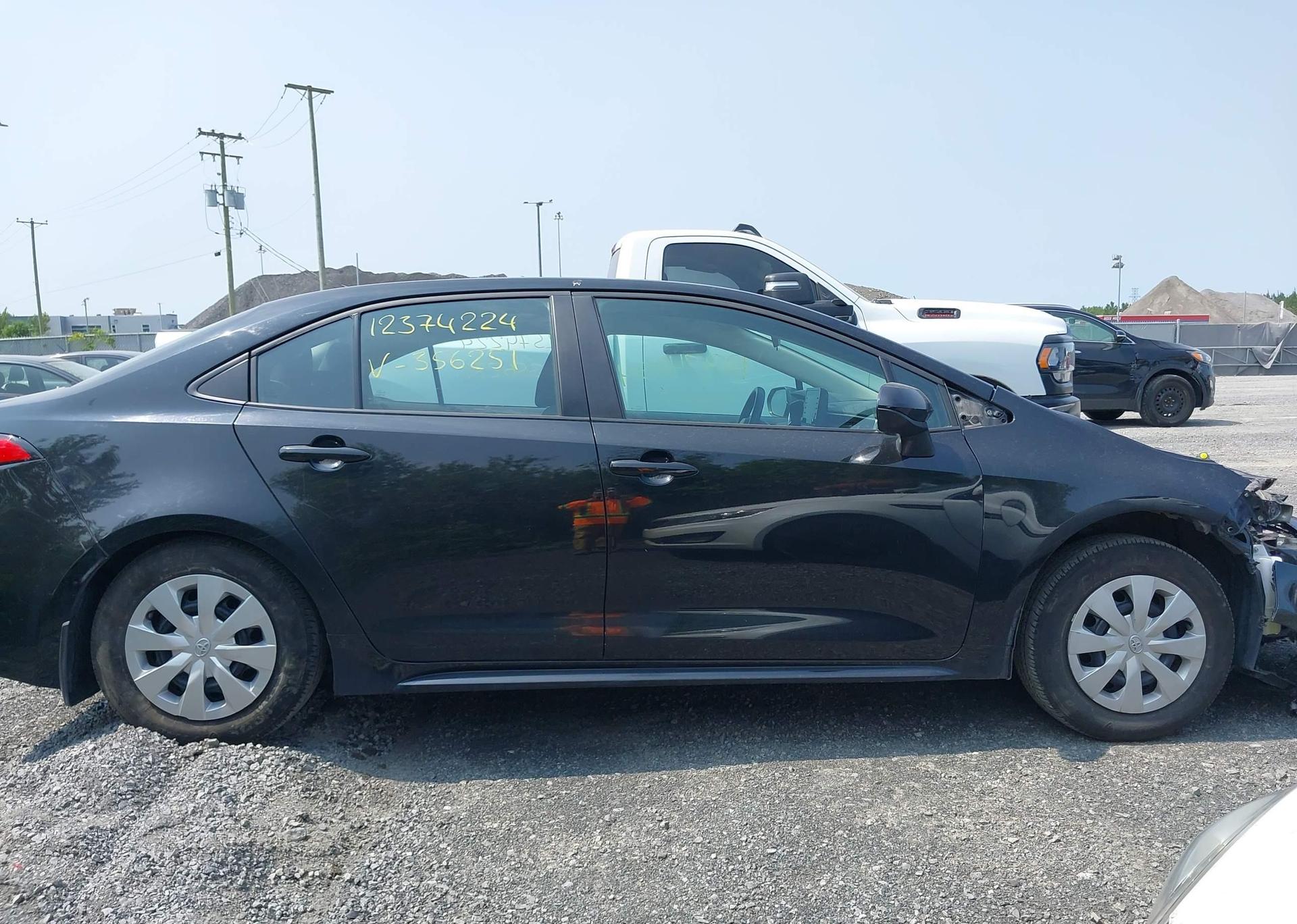 2022 TOYOTA COROLLA LE