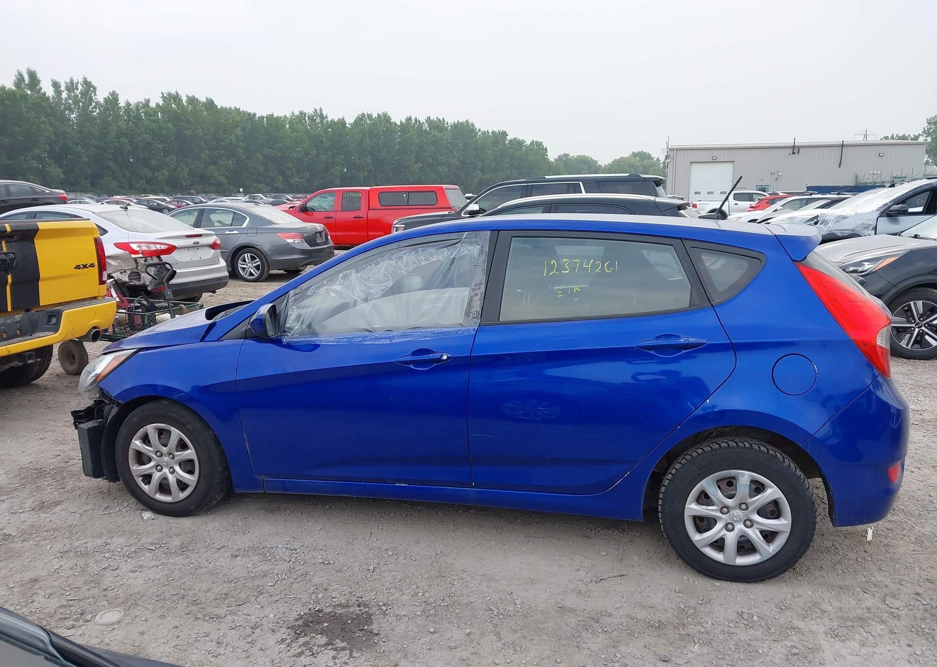 2014 HYUNDAI ACCENT GL