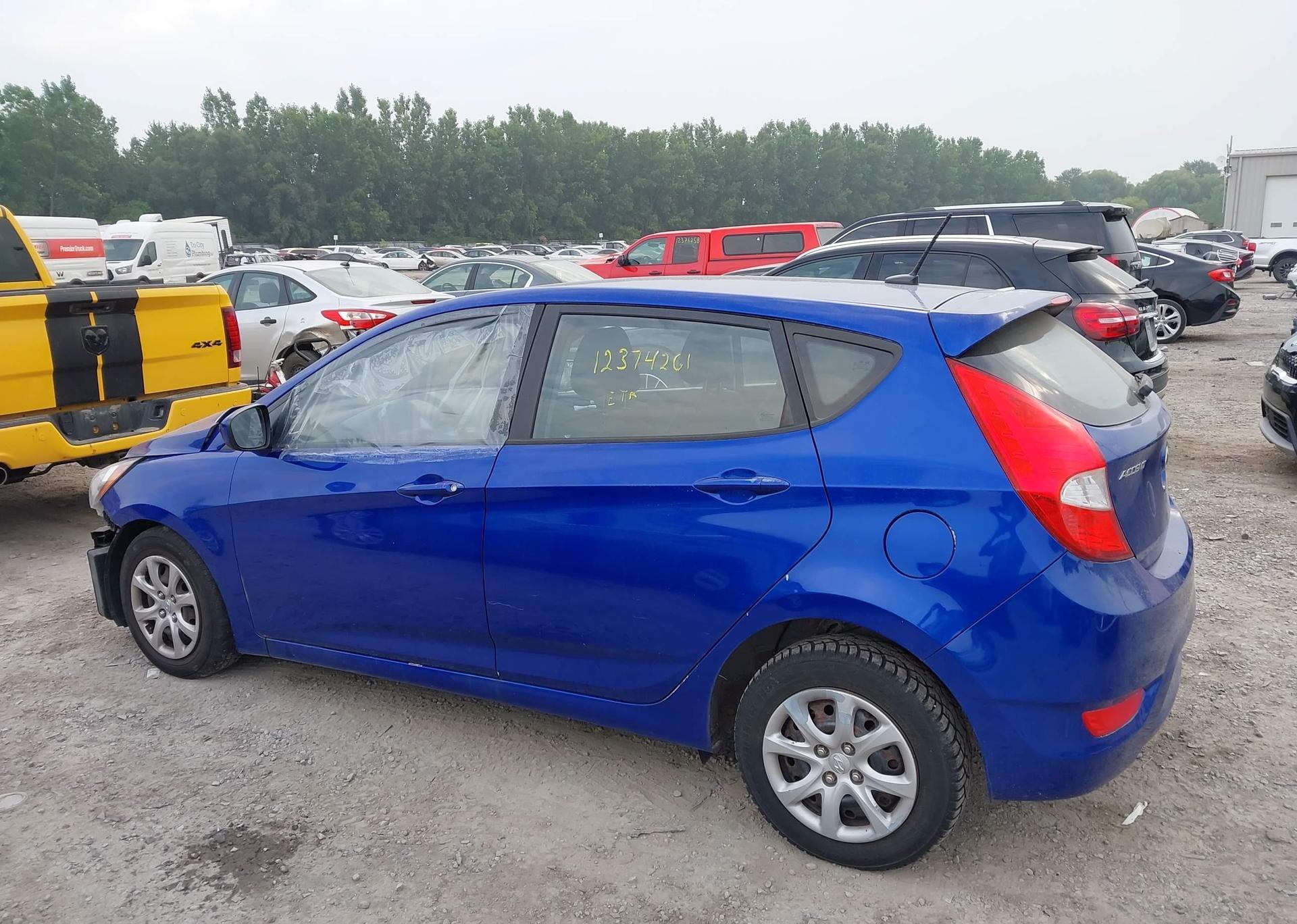 2014 HYUNDAI ACCENT GL