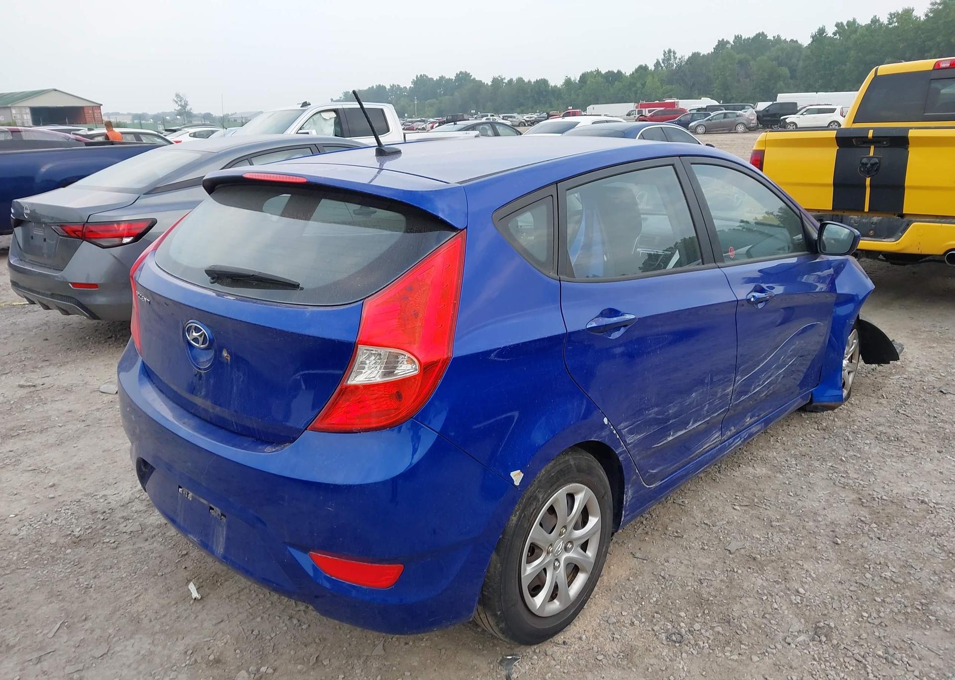 2014 HYUNDAI ACCENT GL