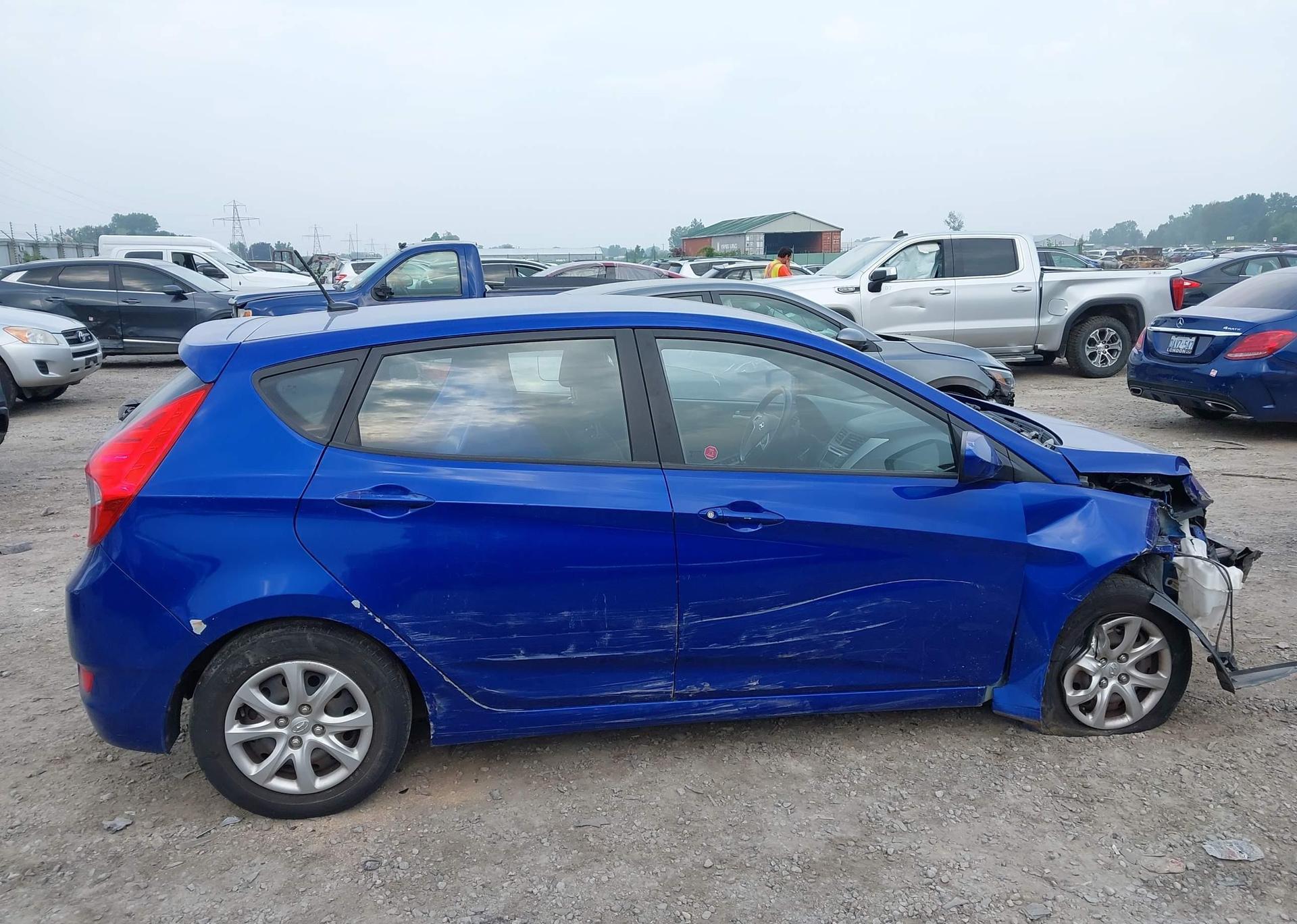 2014 HYUNDAI ACCENT GL