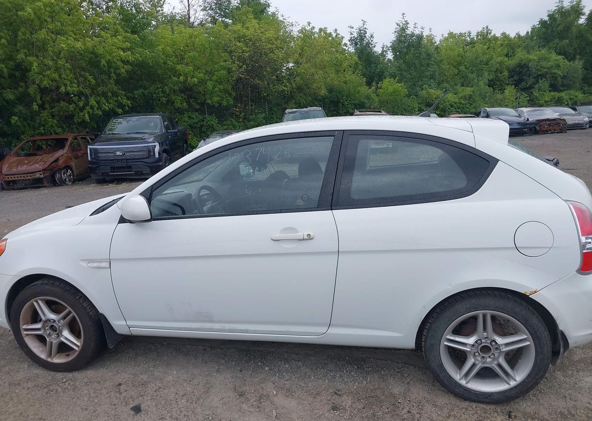 2010 HYUNDAI ACCENT SE