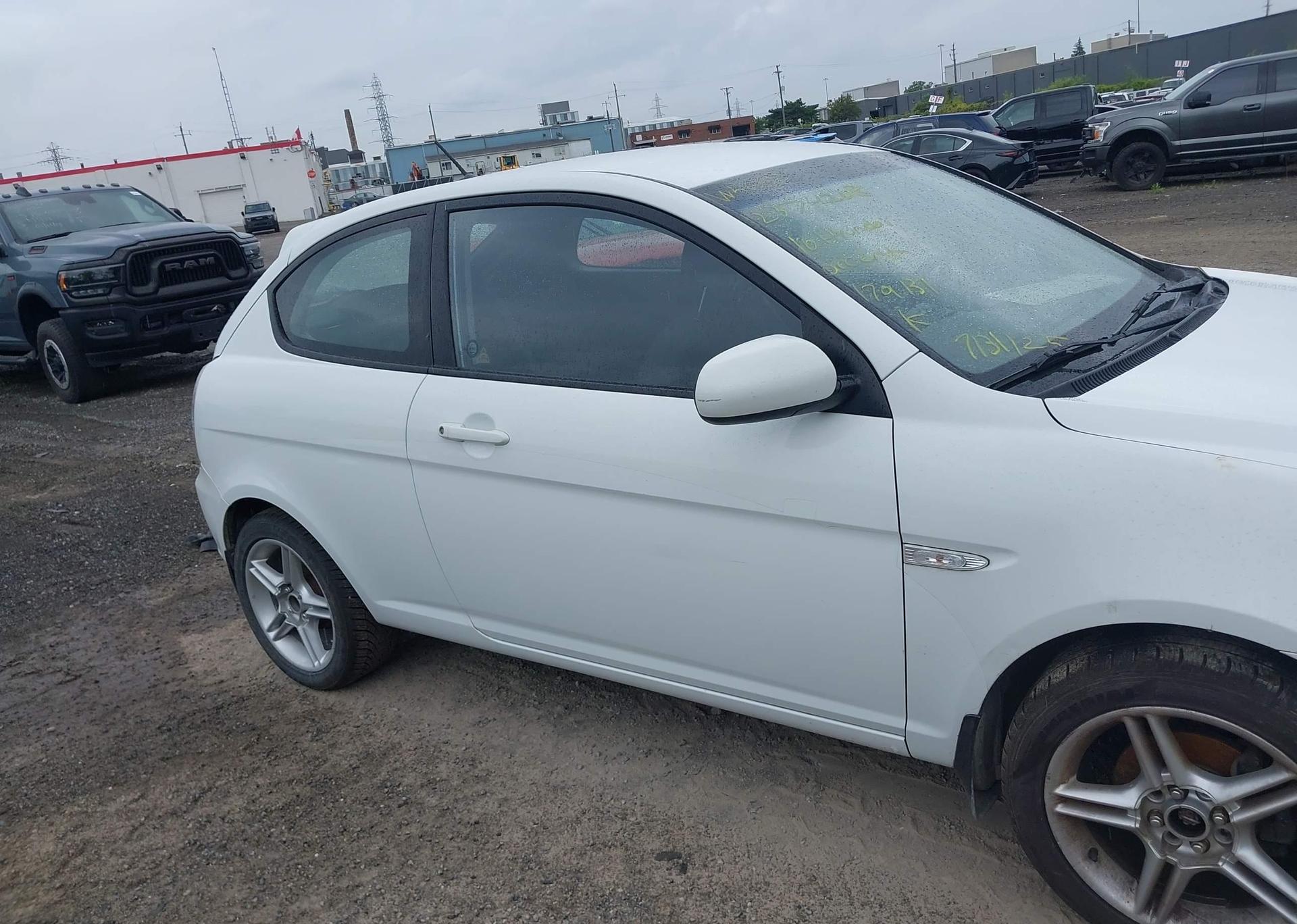 2010 HYUNDAI ACCENT SE