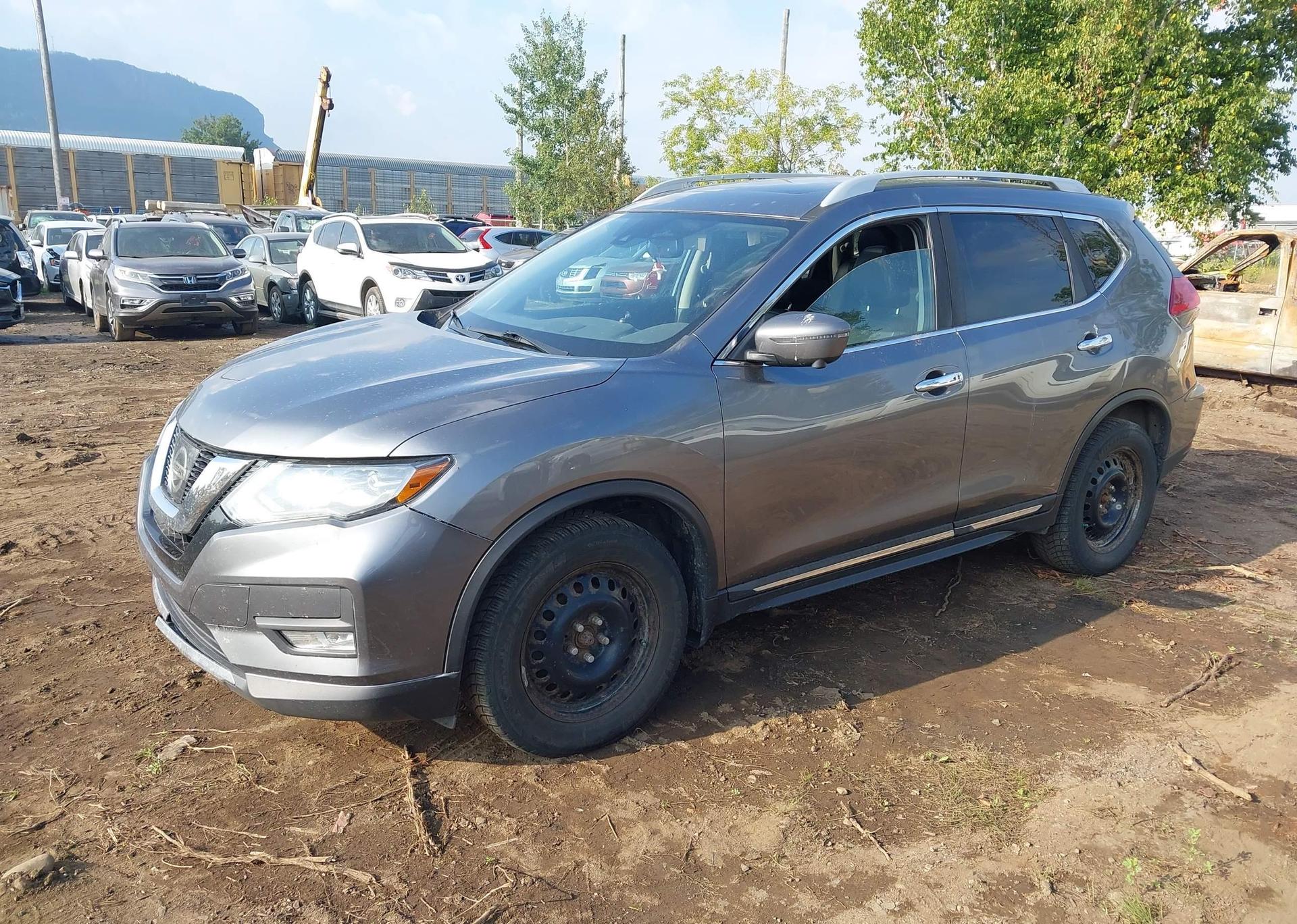 2017 NISSAN ROGUE SV