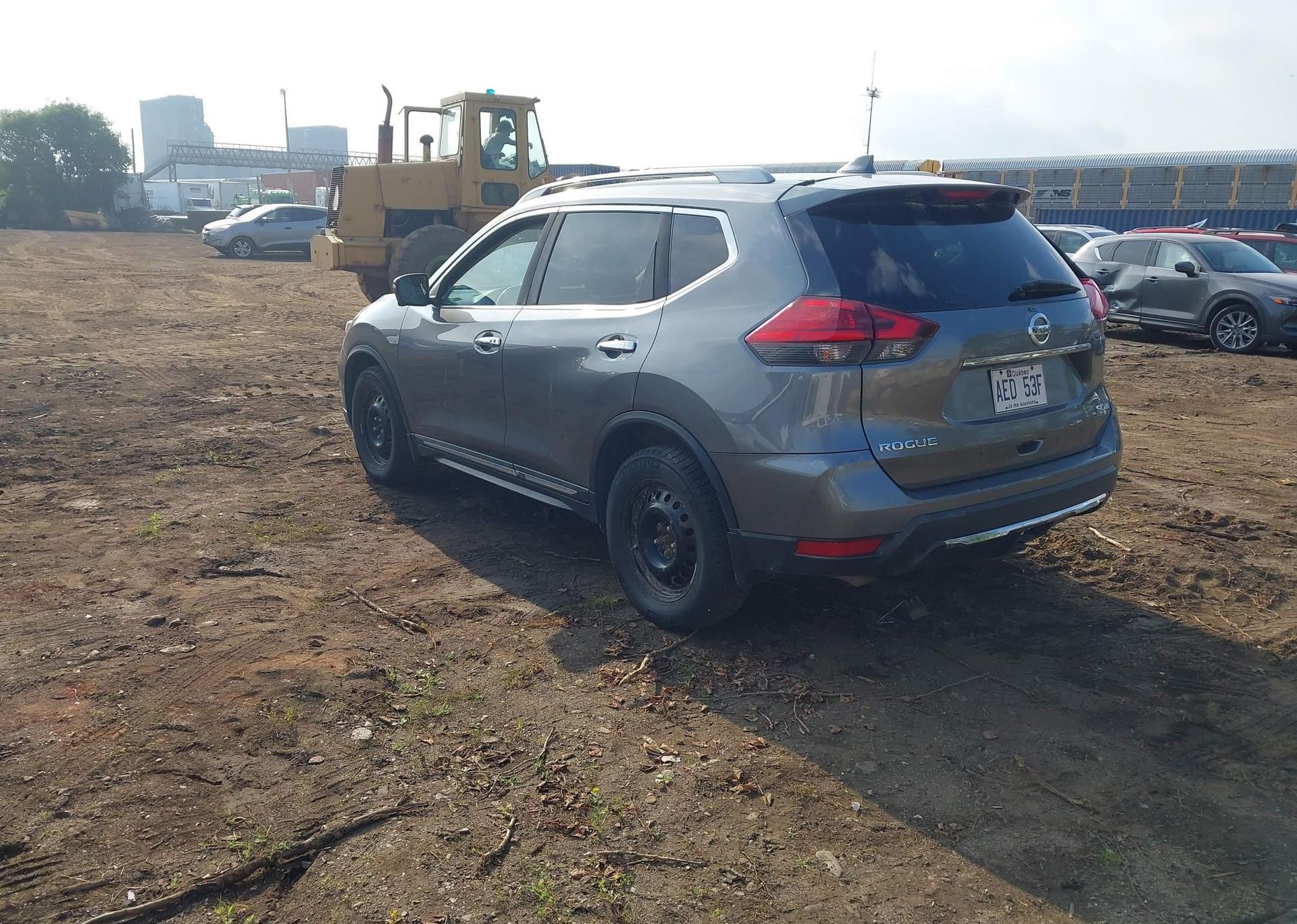 2017 NISSAN ROGUE SV